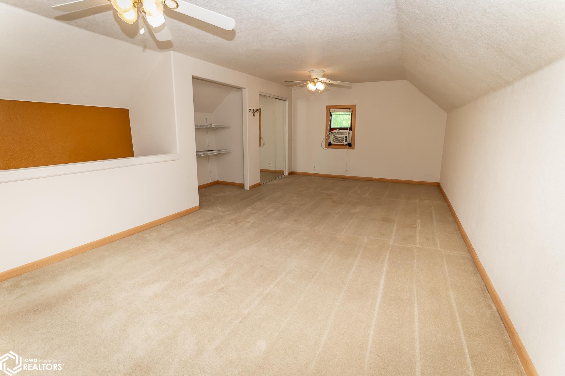 302 E Church Street, Laurel, Iowa image 36