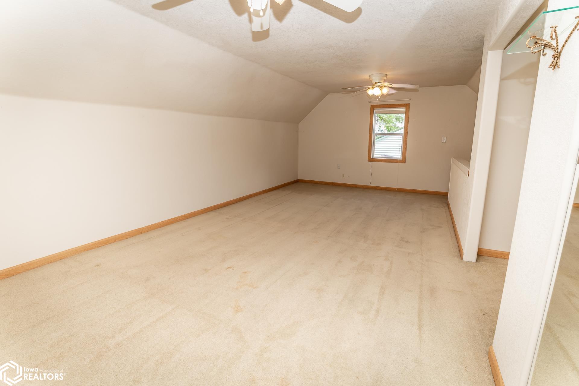 302 E Church Street, Laurel, Iowa image 37