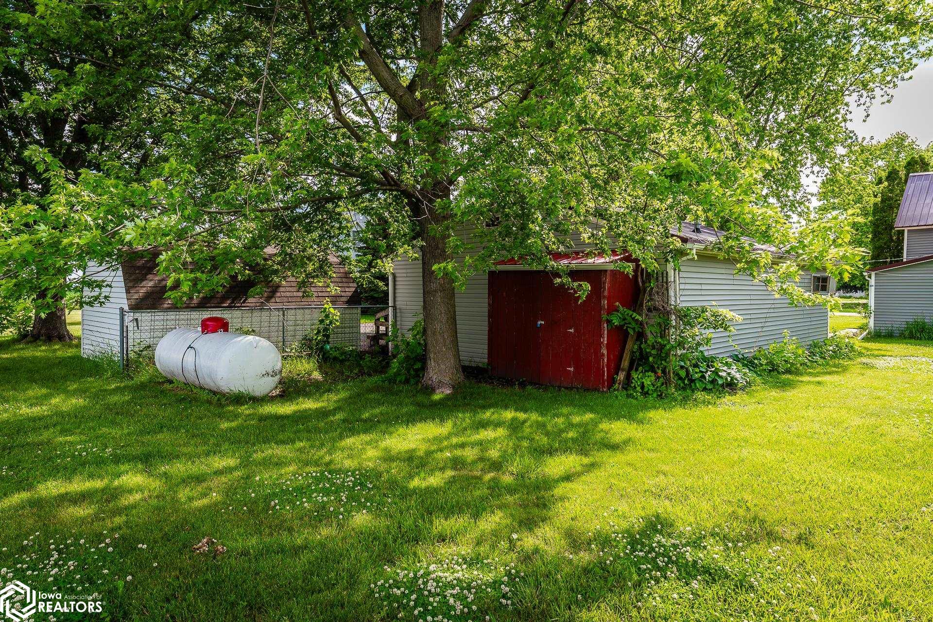 302 E Church Street, Laurel, Iowa image 46