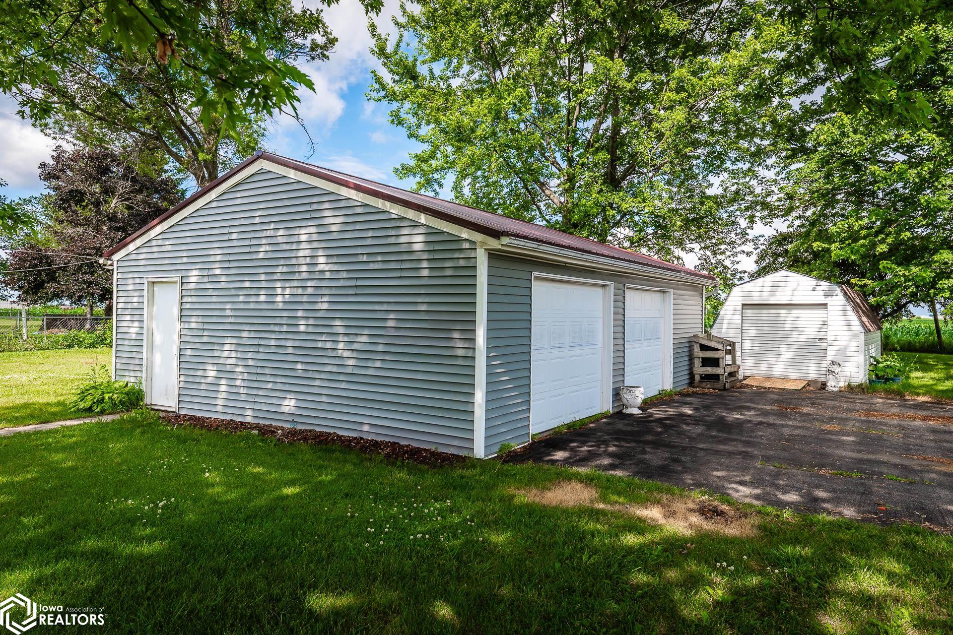 302 E Church Street, Laurel, Iowa image 47