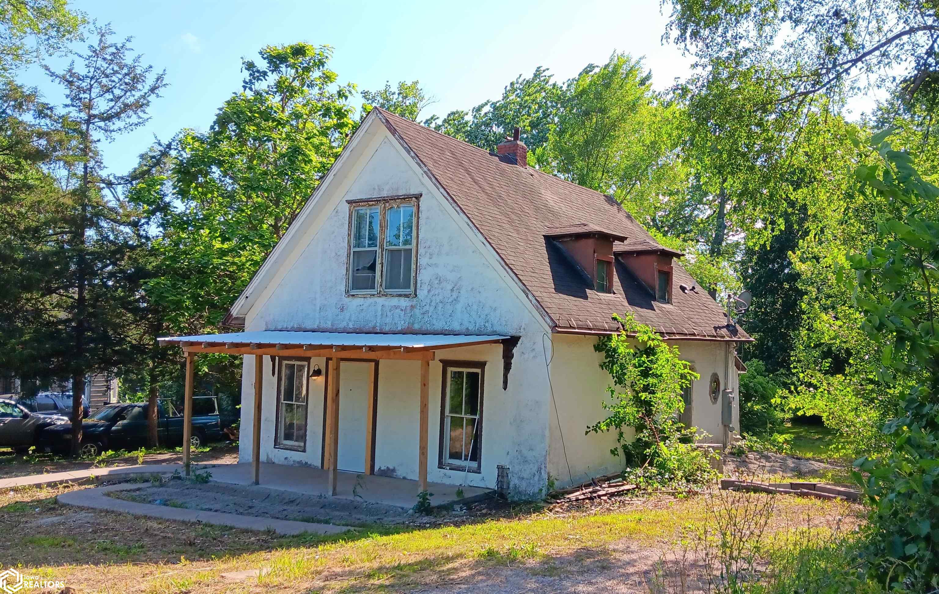 105 N 3rd Street, Mystic, Iowa image 1