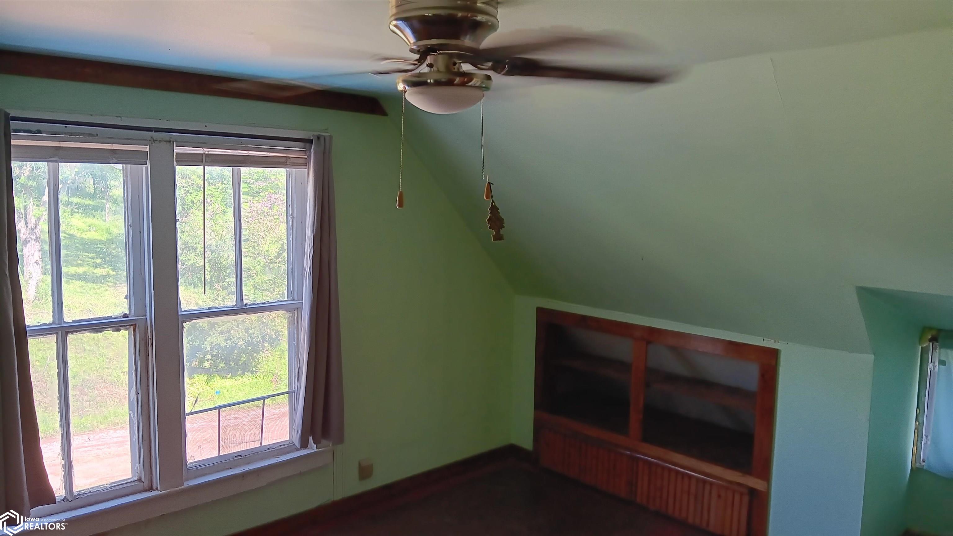 105 N 3rd Street, Mystic, Iowa image 17