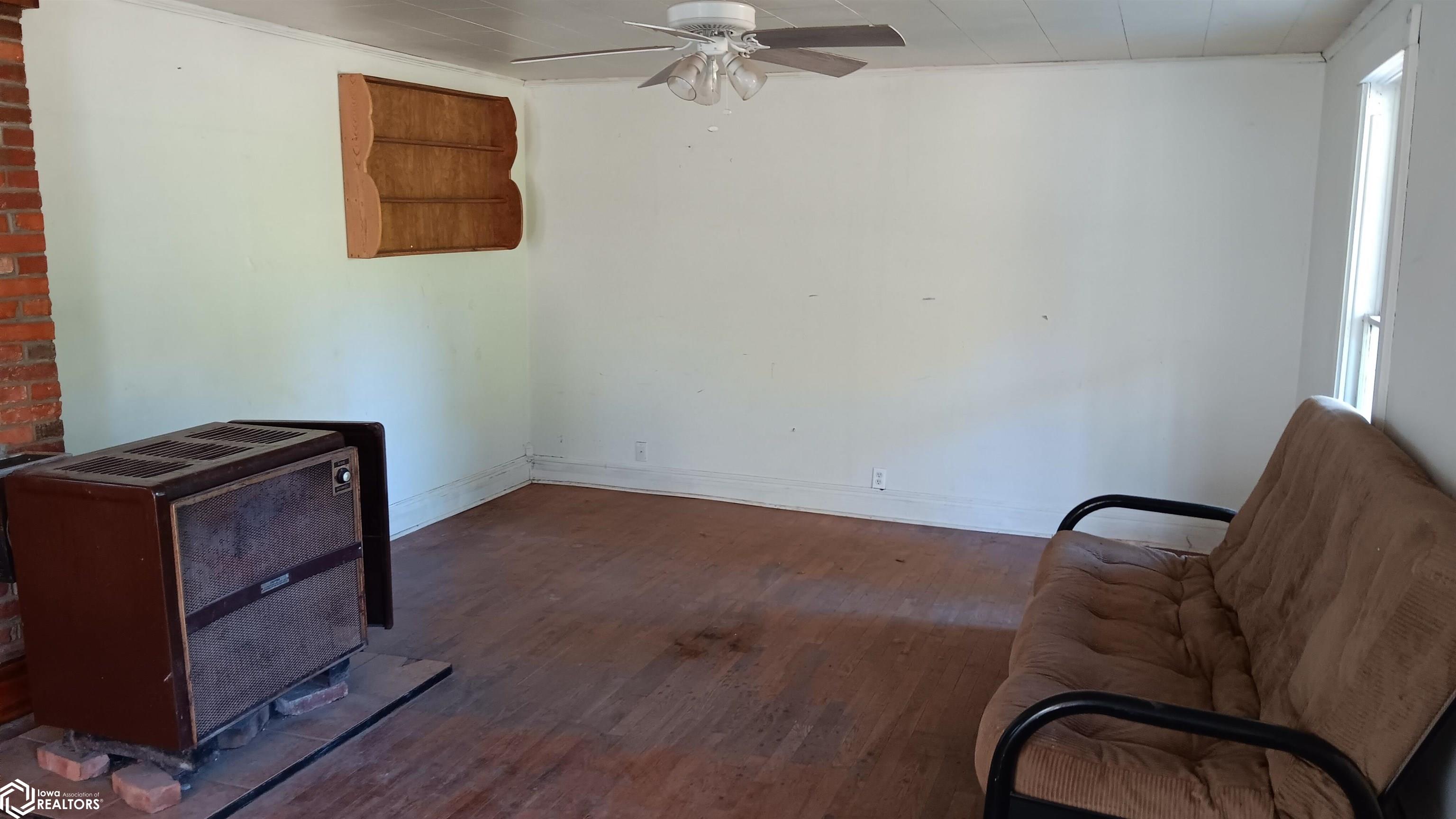 105 N 3rd Street, Mystic, Iowa image 27