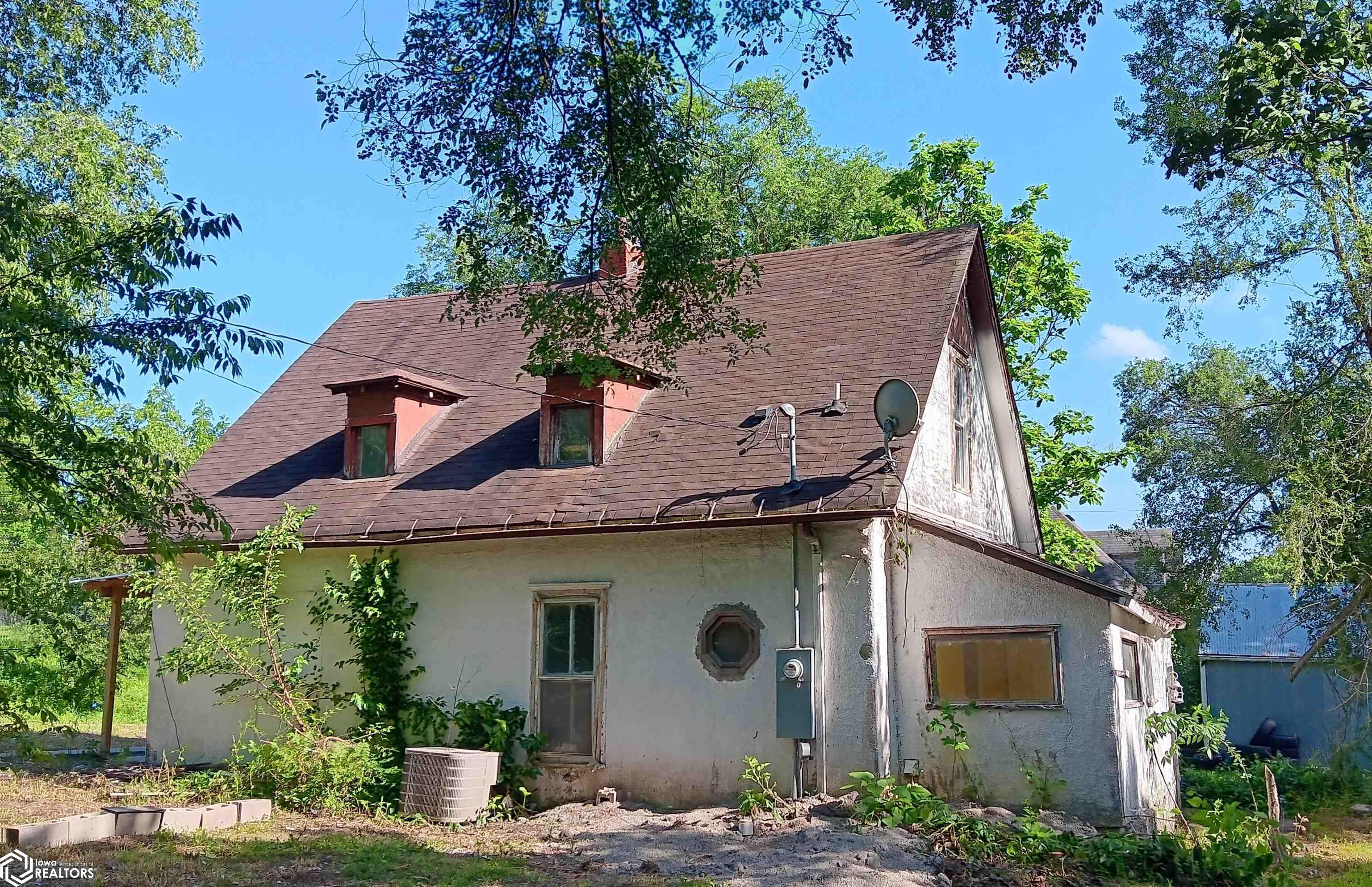 105 N 3rd Street, Mystic, Iowa image 4