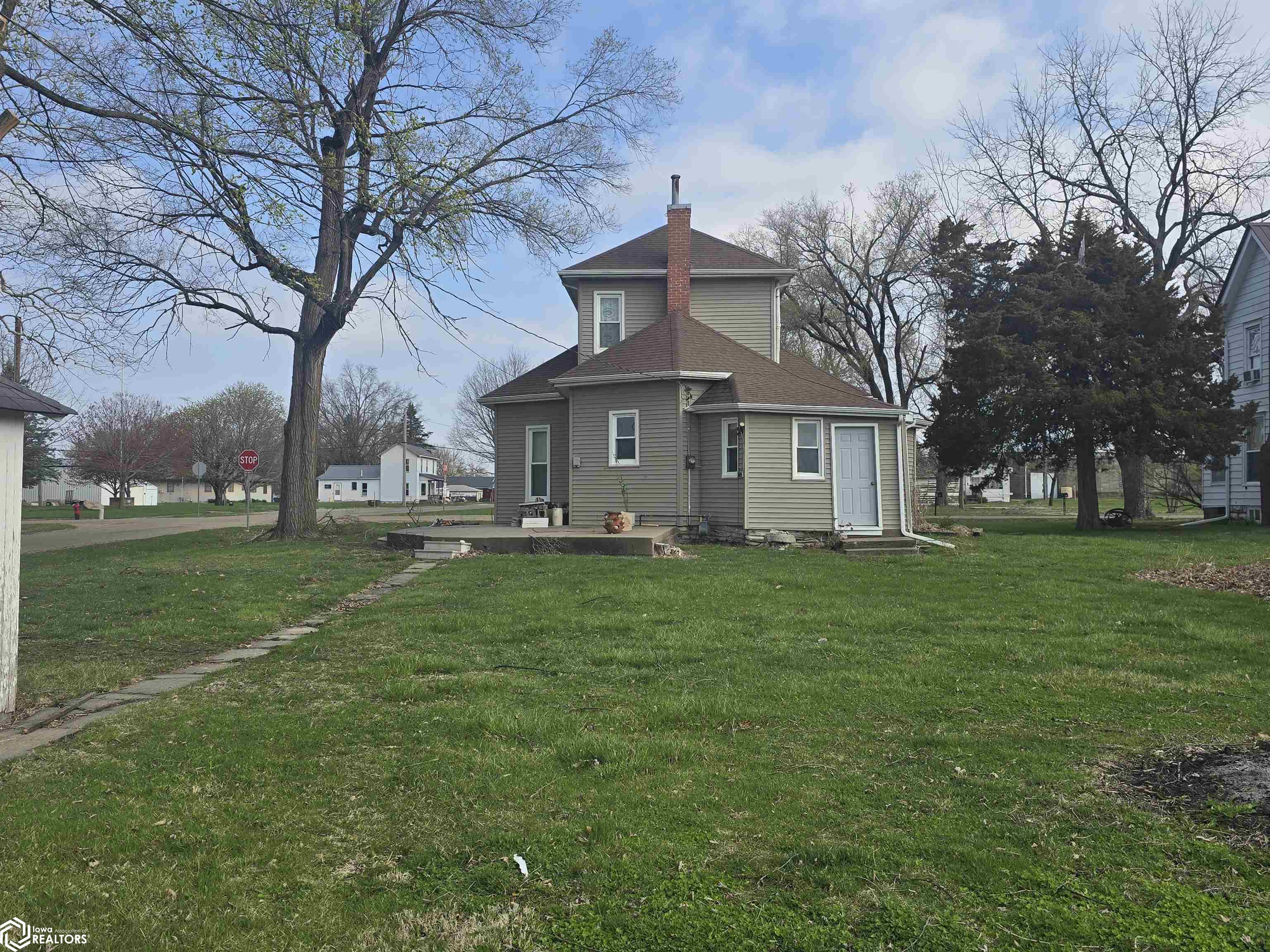 106 W Main Street, Brighton, Iowa image 2