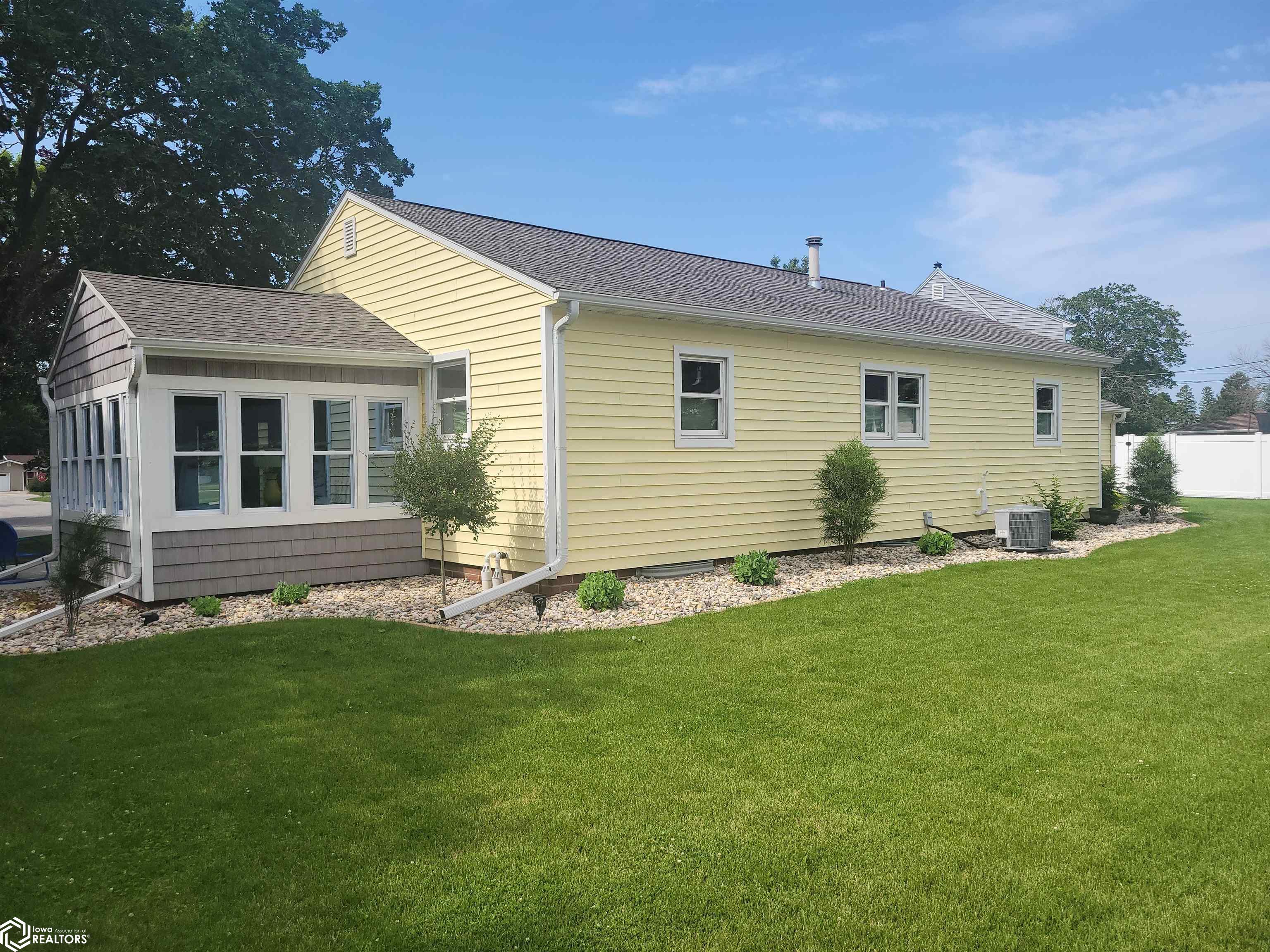 105 Broadway Drive, Eagle Grove, Iowa image 4