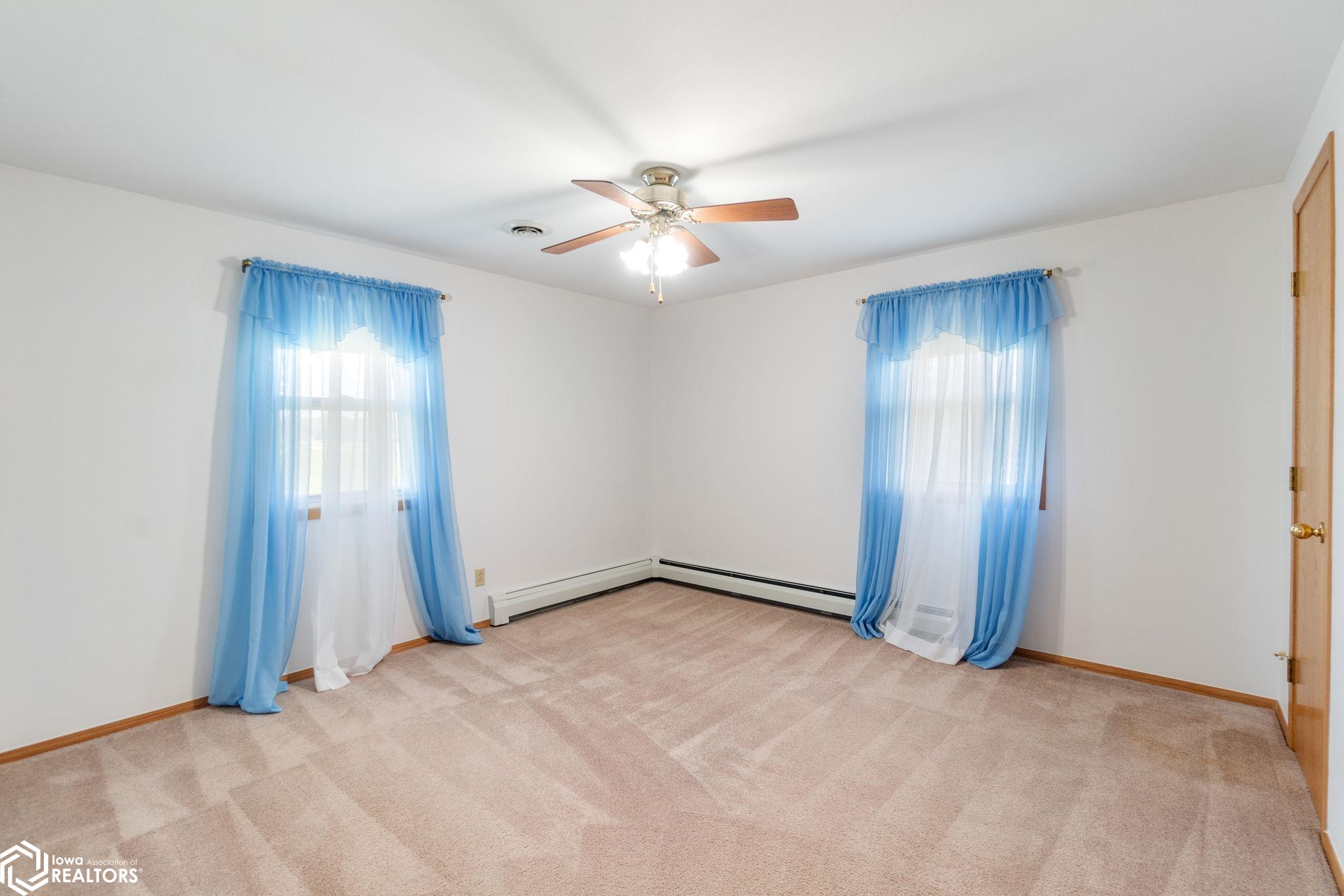 42 33rd Street, Mason City, Iowa image 13