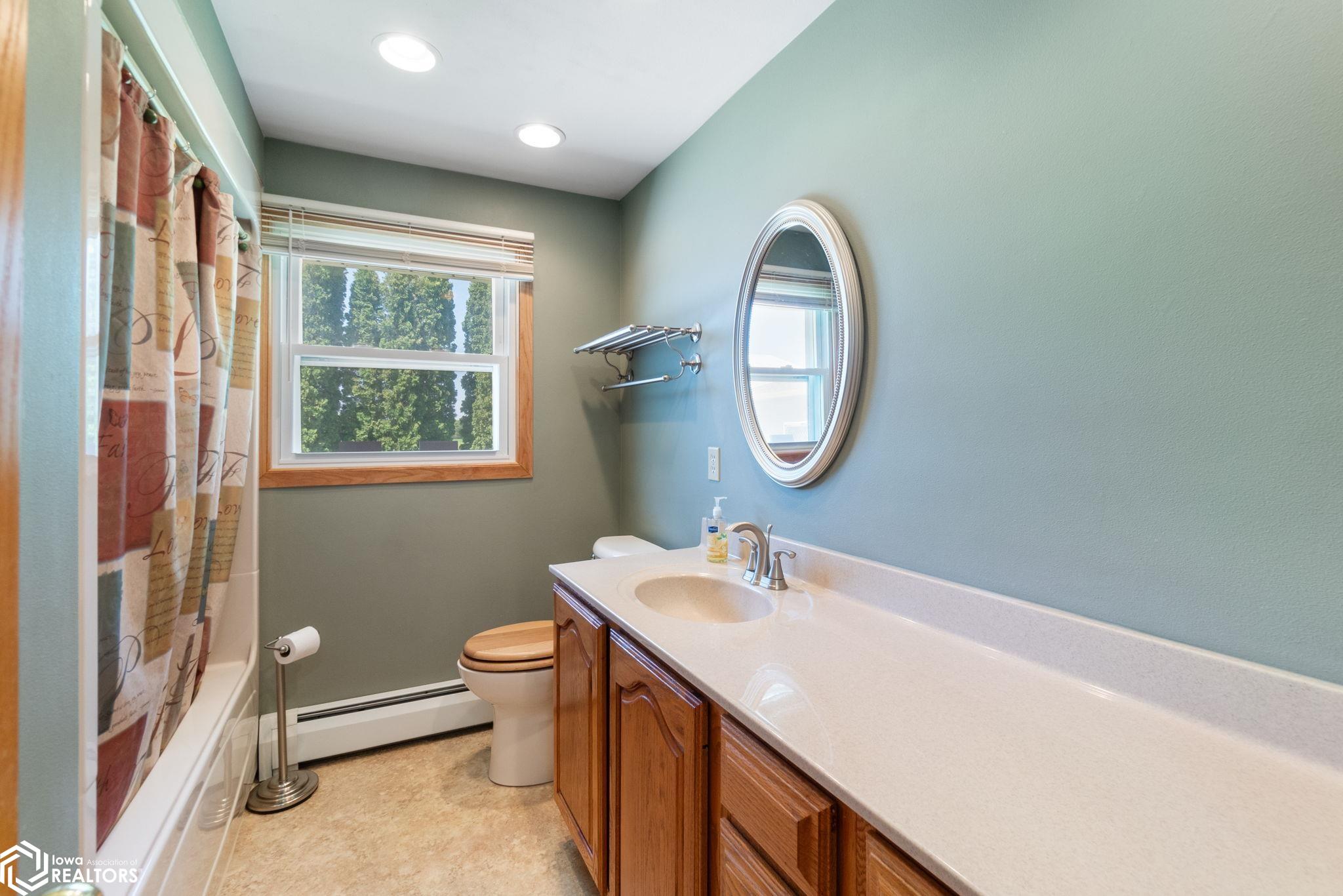 42 33rd Street, Mason City, Iowa image 15