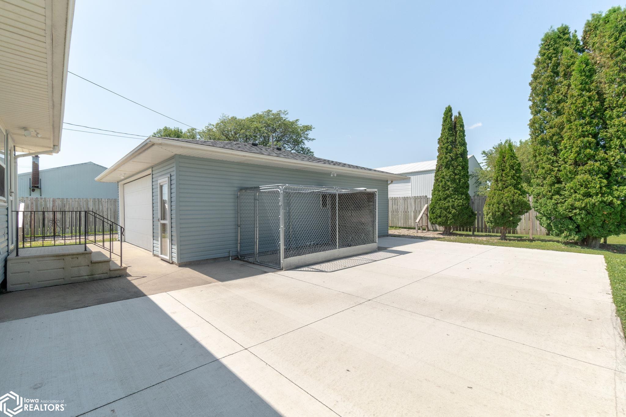 42 33rd Street, Mason City, Iowa image 24