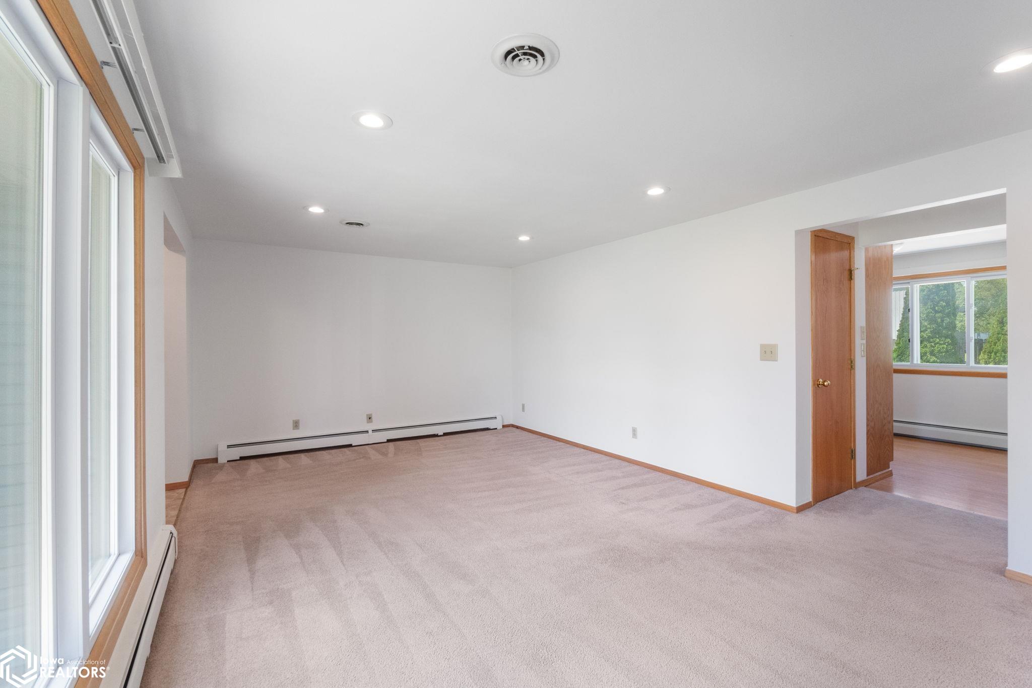 42 33rd Street, Mason City, Iowa image 6