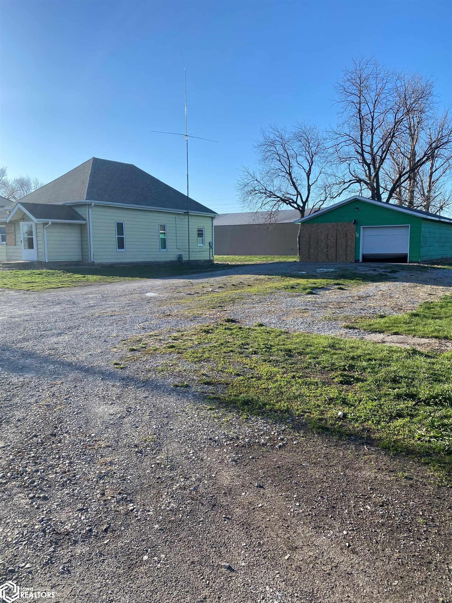 306 6th Street, Elliott, Iowa image 4