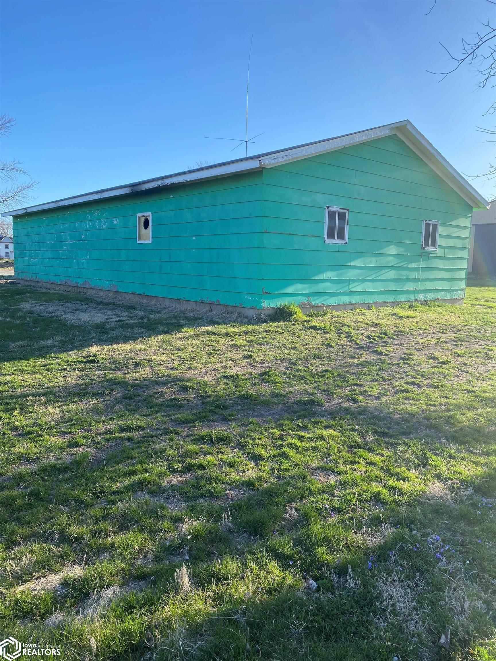 306 6th Street, Elliott, Iowa image 6