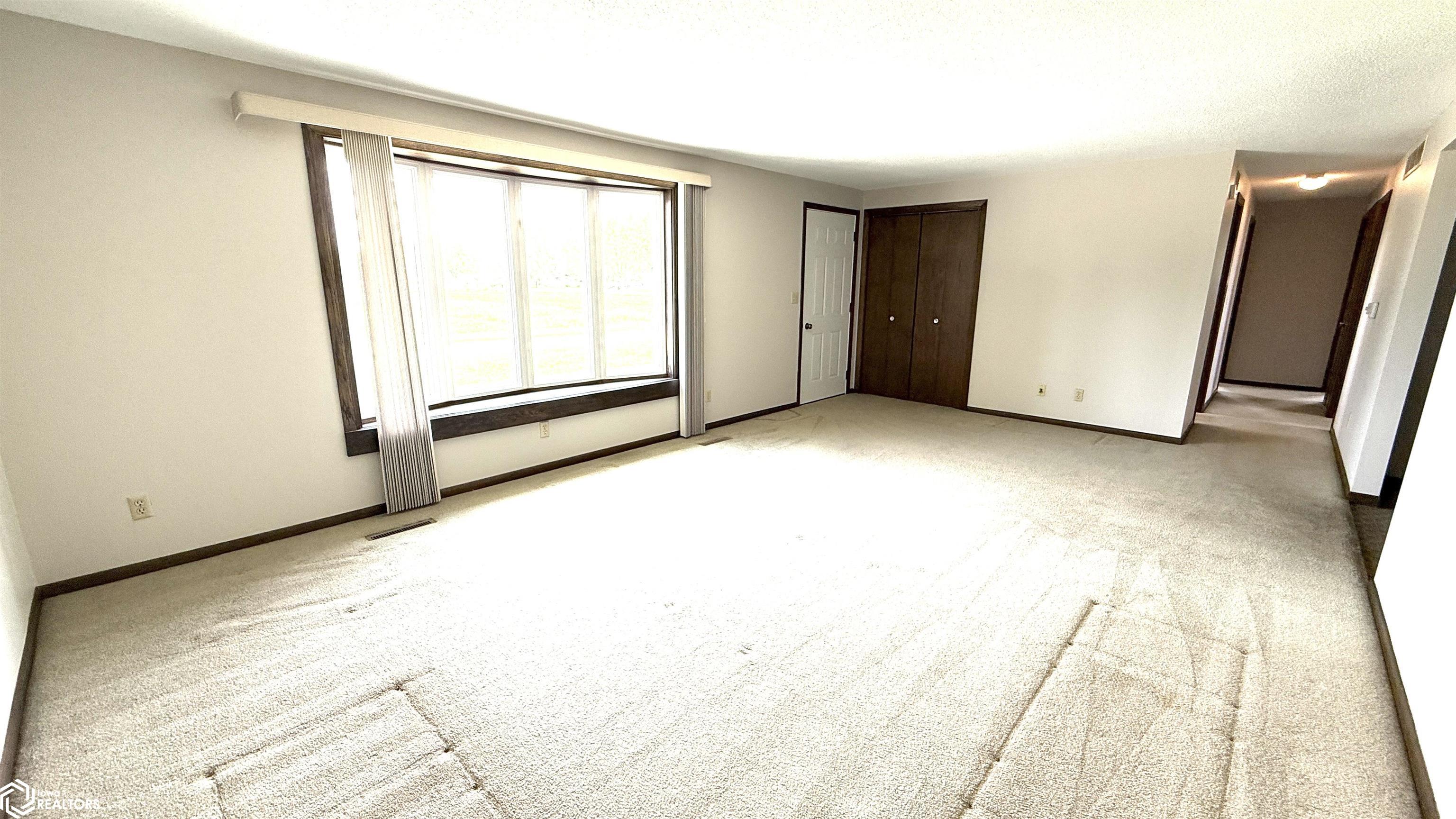 3310 Delaware Avenue, Mason City, Iowa image 4