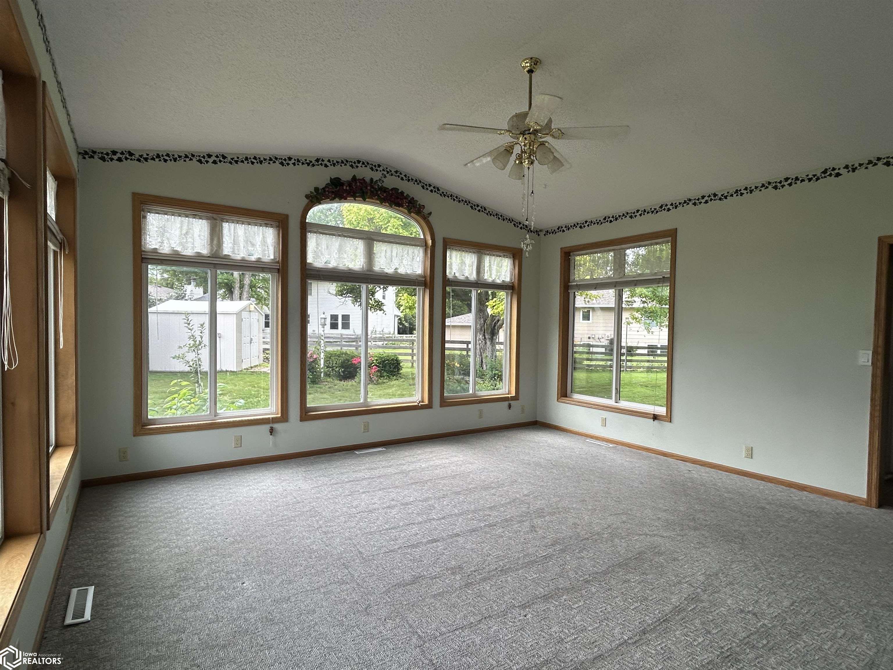 2207 Wakefield Drive, Marshalltown, Iowa image 14