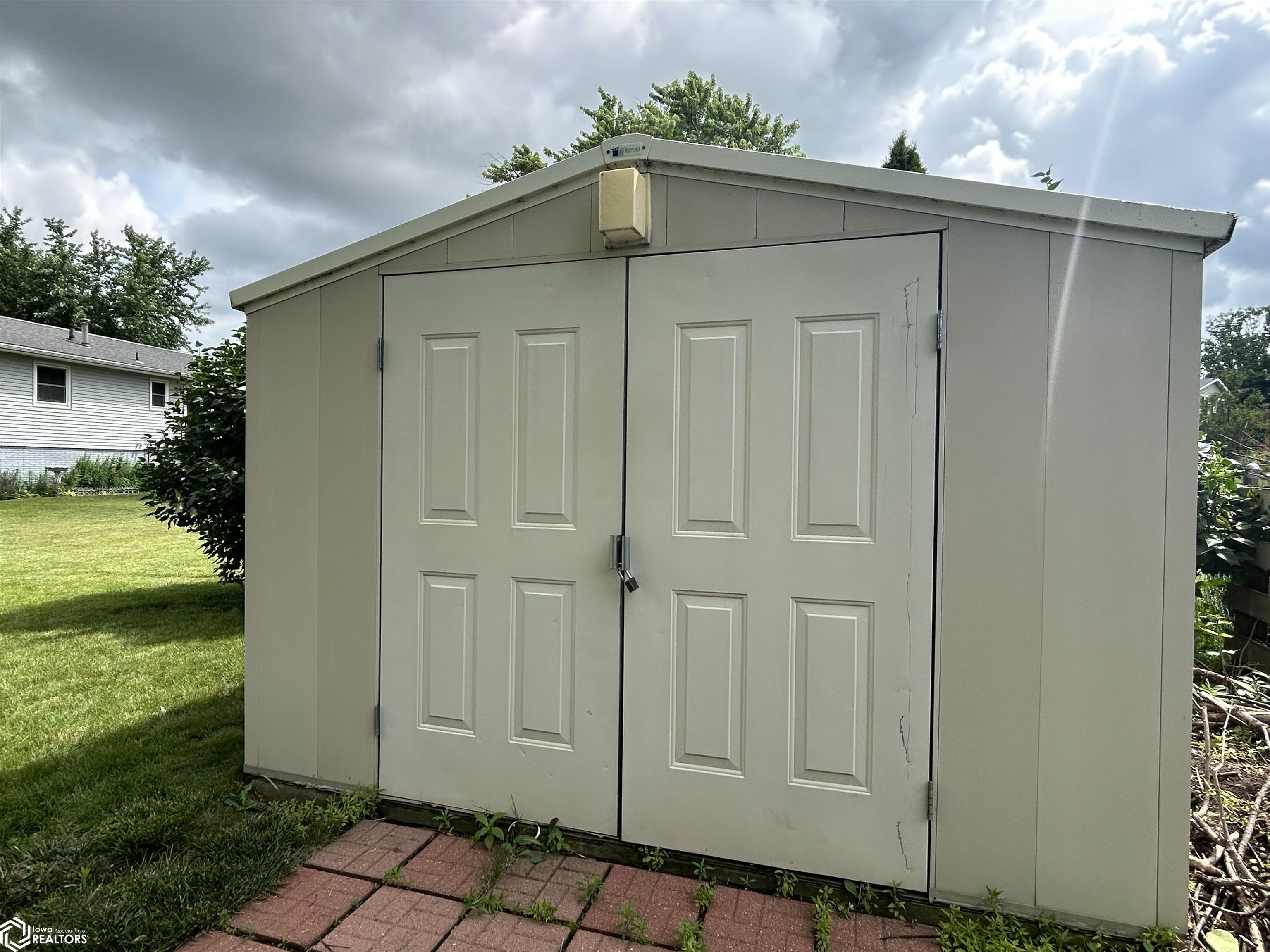 2207 Wakefield Drive, Marshalltown, Iowa image 4