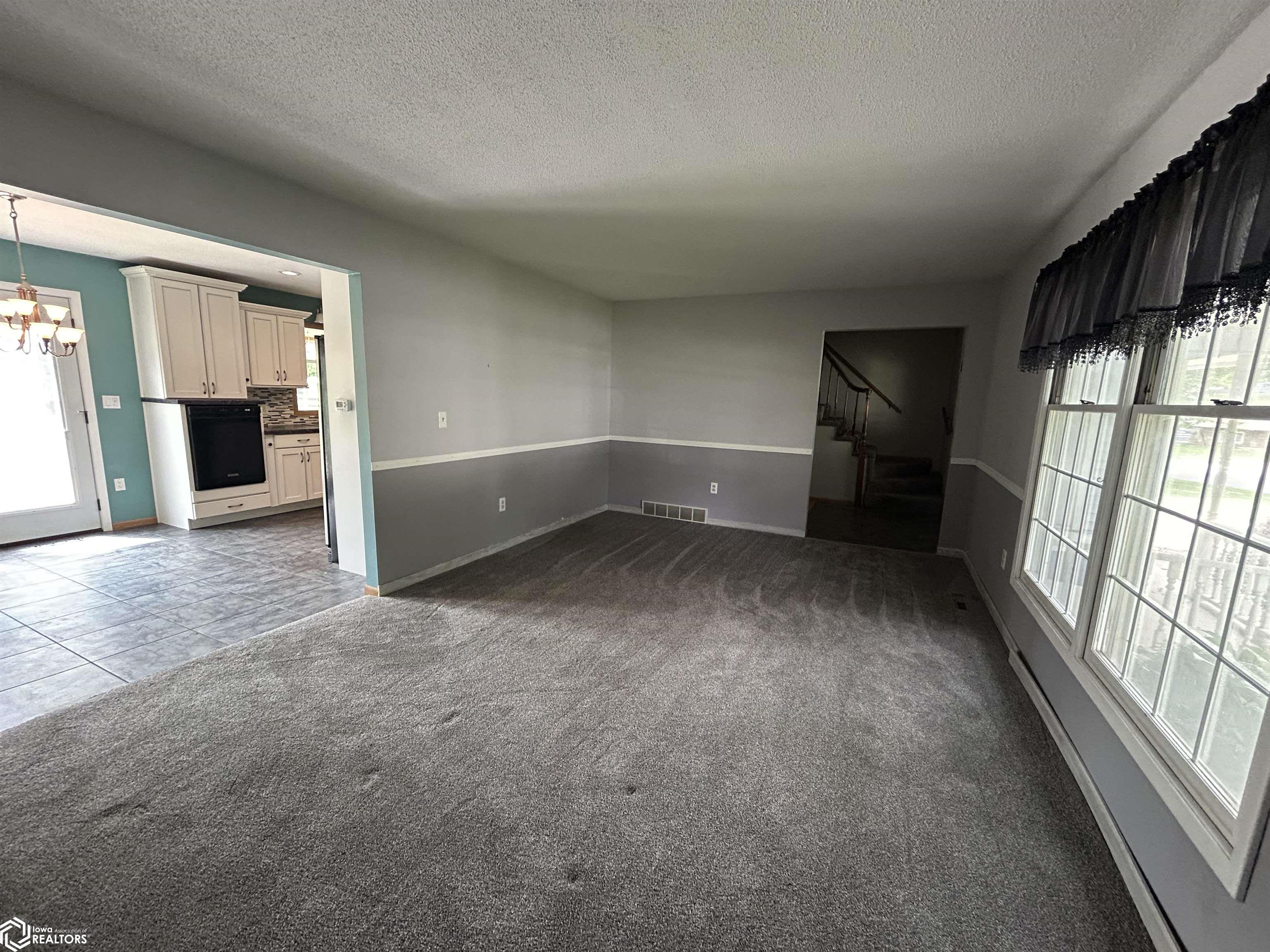 2207 Wakefield Drive, Marshalltown, Iowa image 5