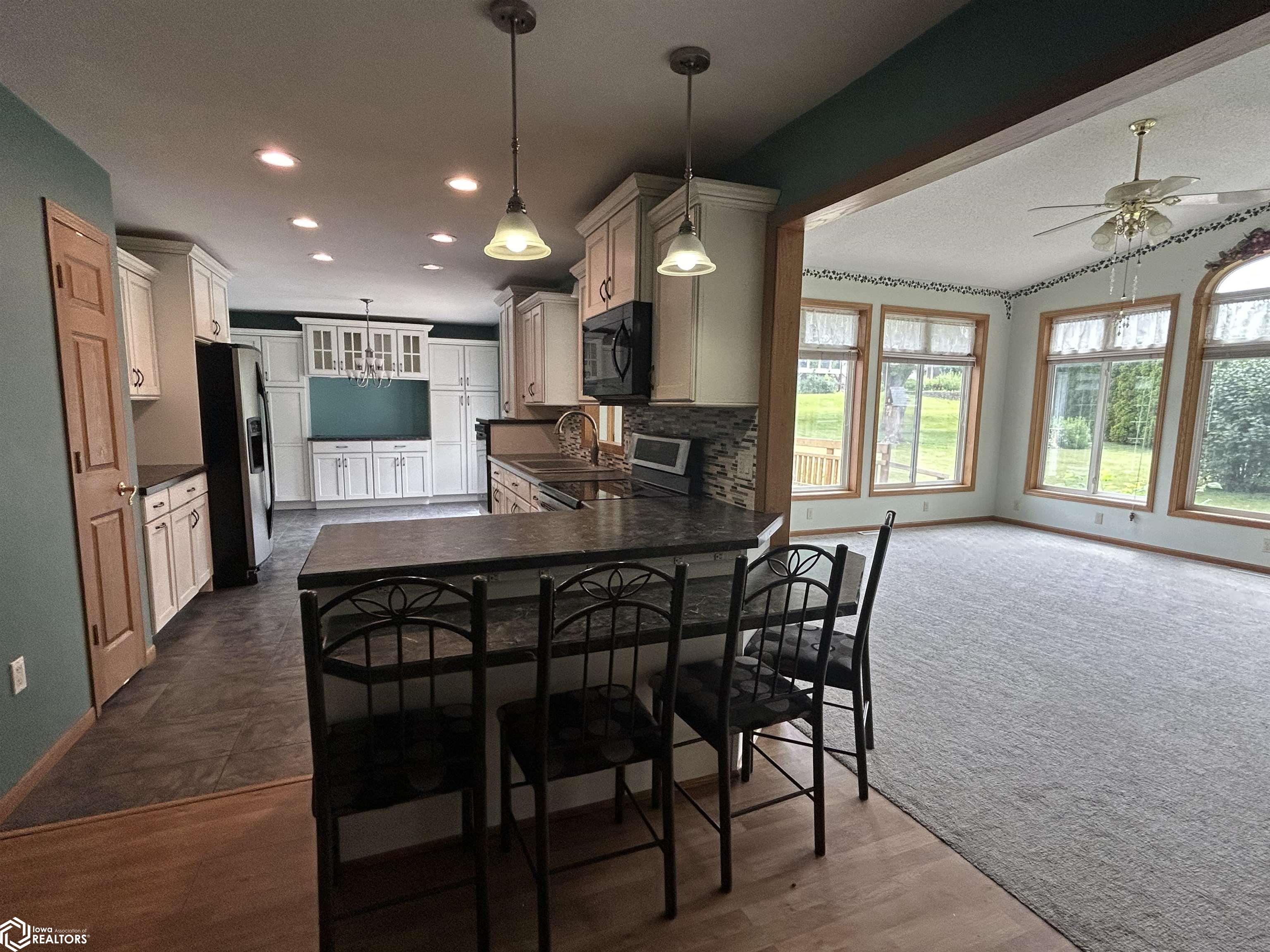 2207 Wakefield Drive, Marshalltown, Iowa image 6