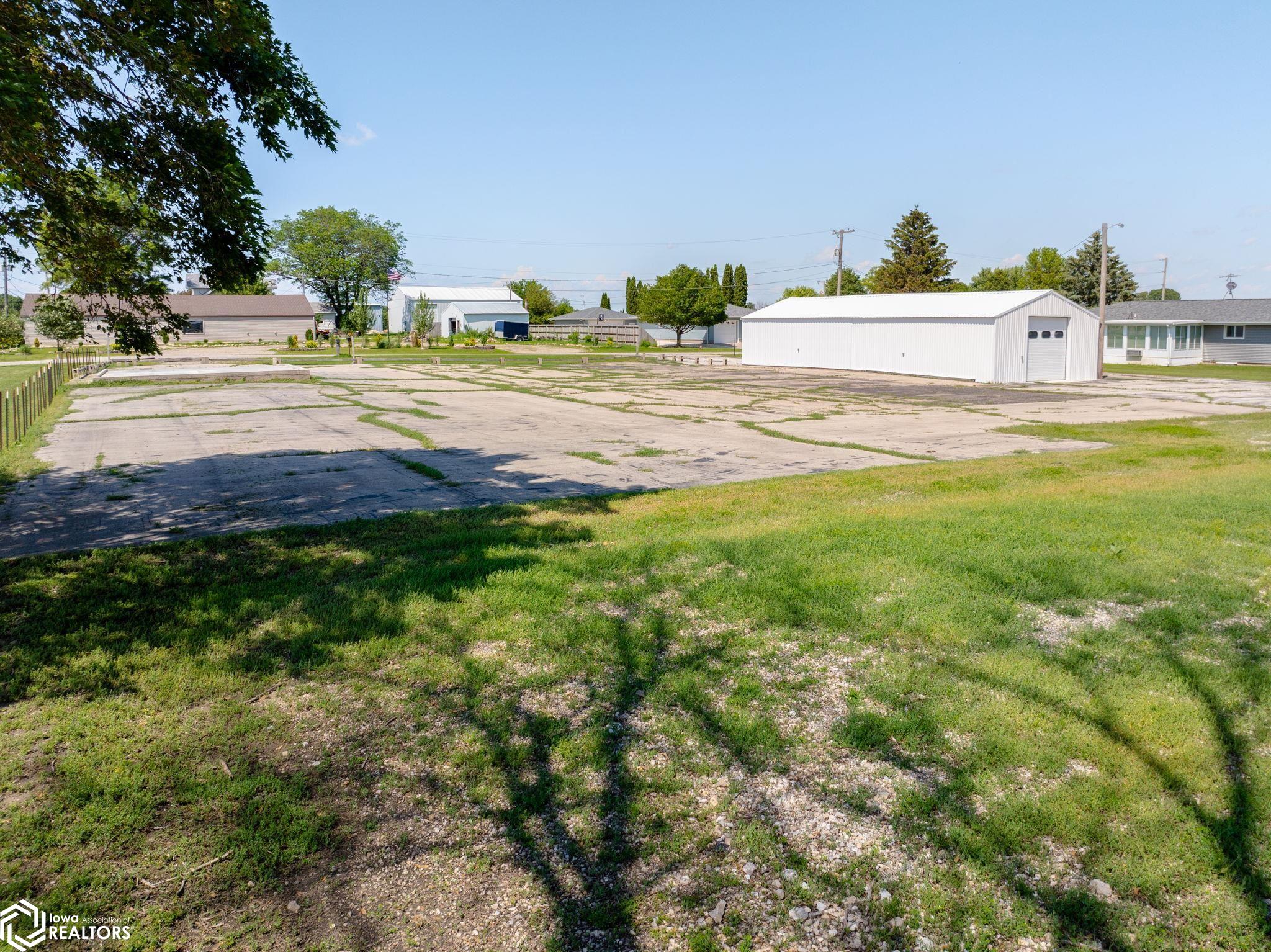 33rd Street, Mason City, Iowa image 5
