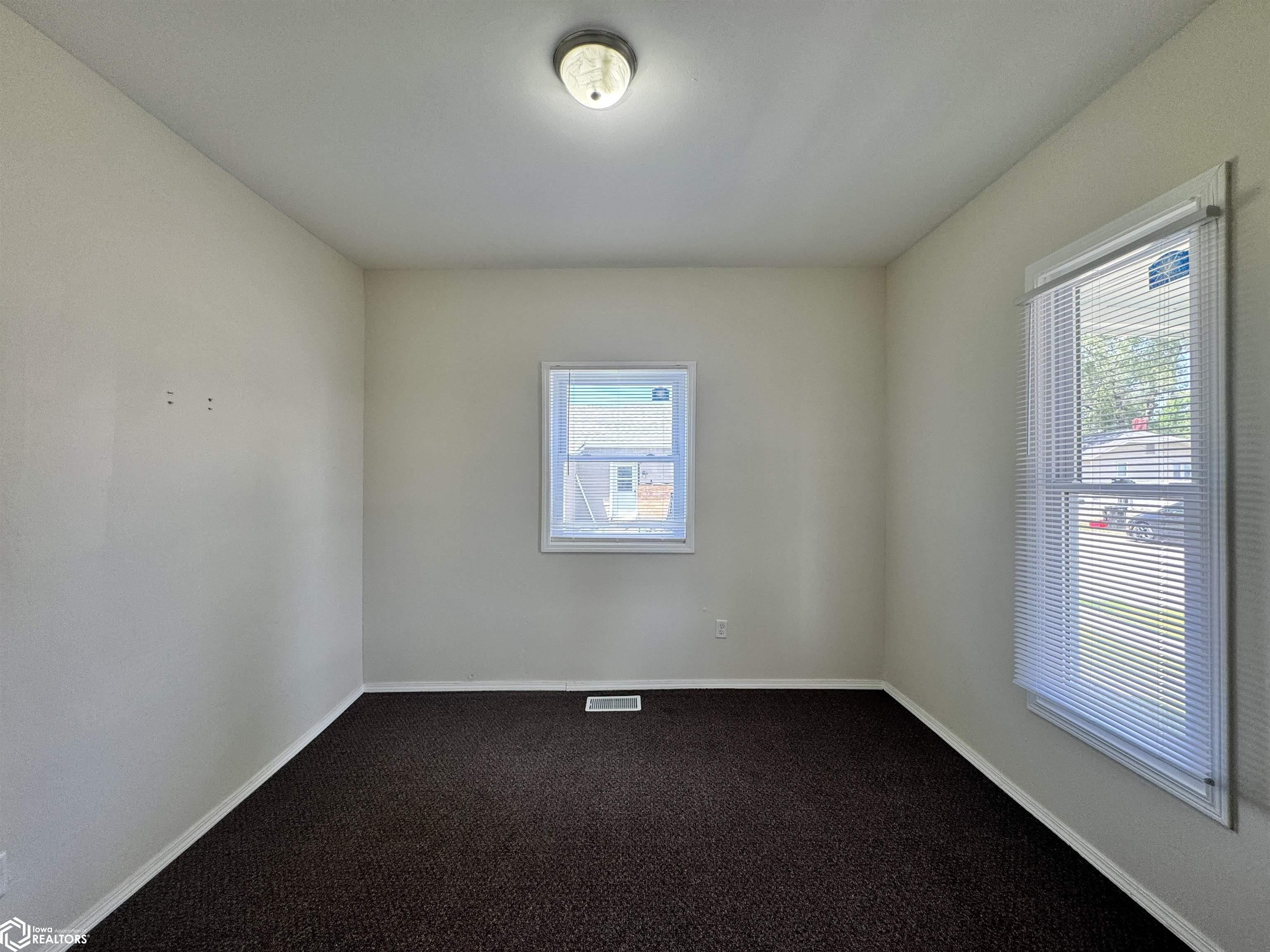814 E Finley, Ottumwa, Iowa image 6