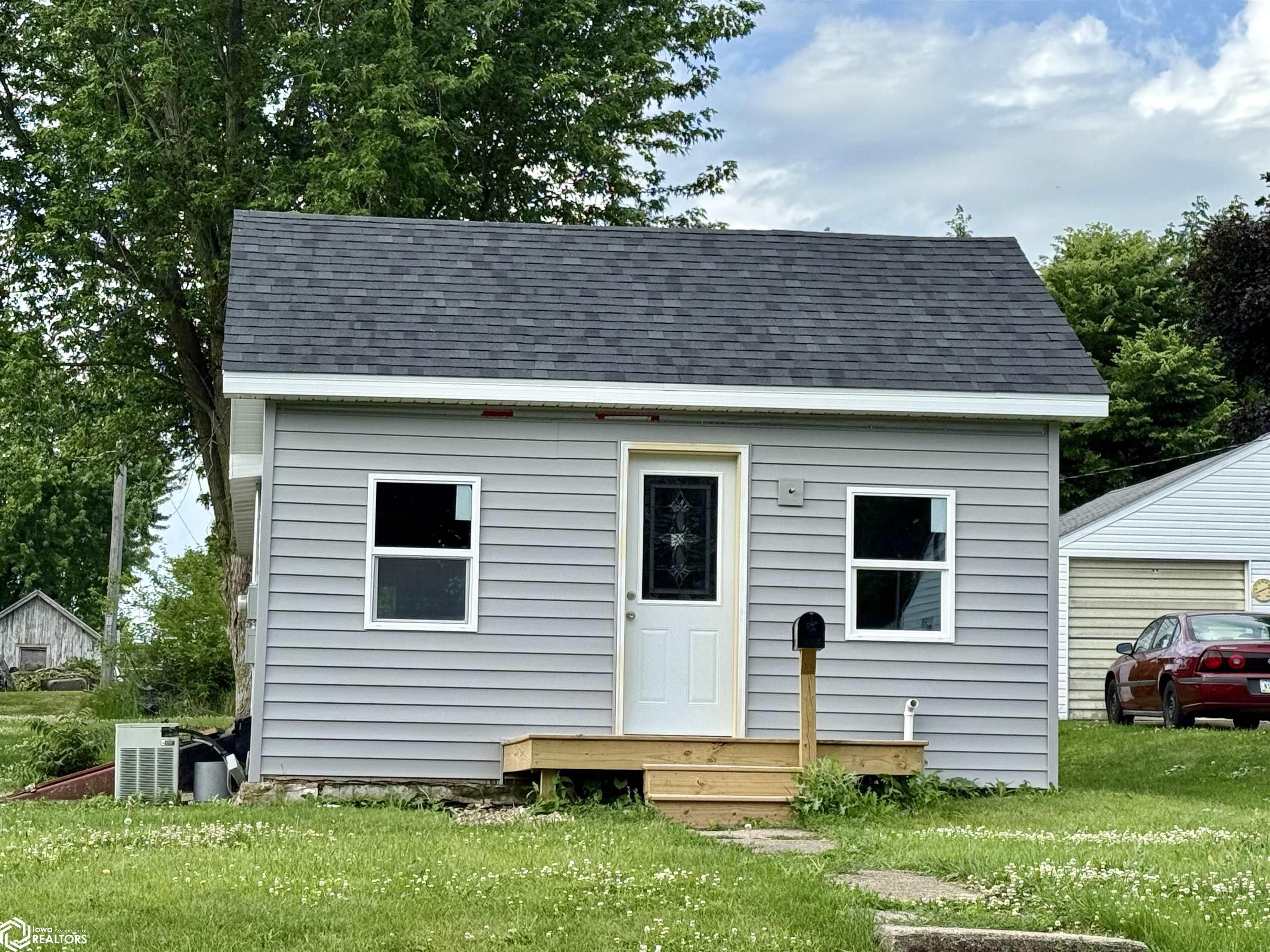 1312 W Church Street, Marshalltown, Iowa image 2