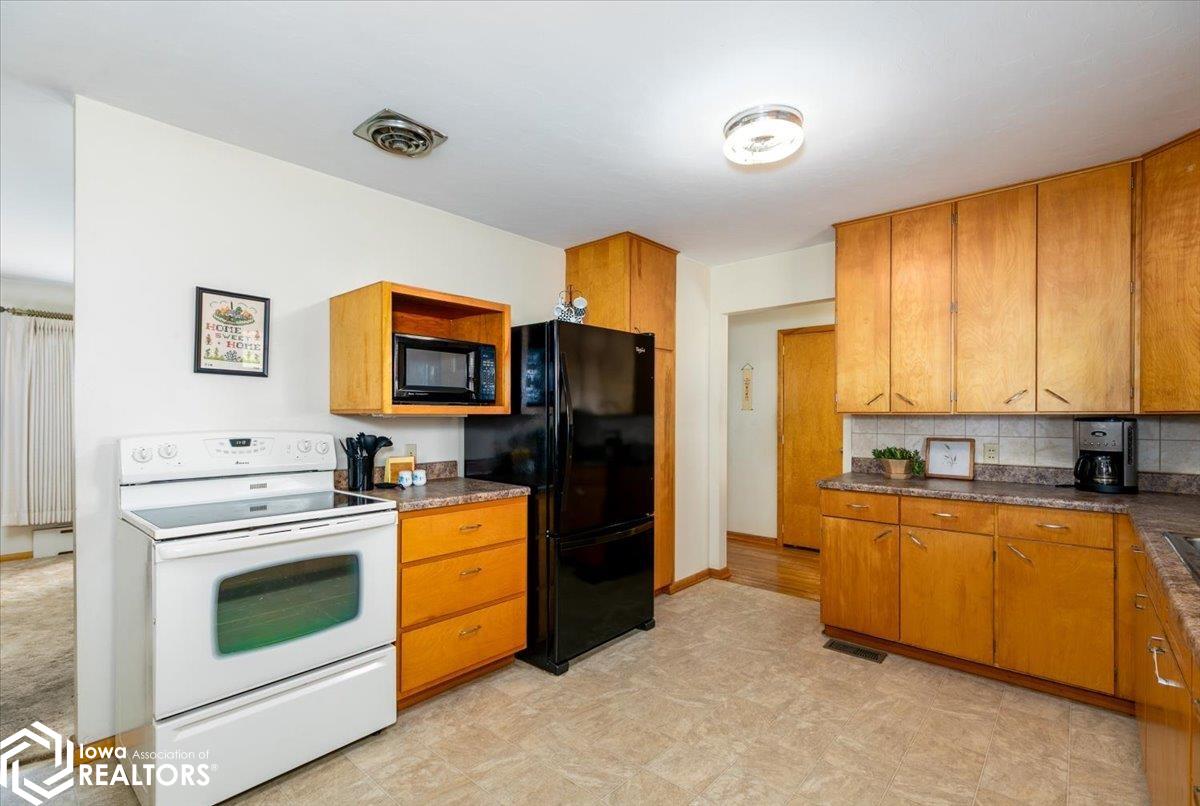 501 N Orchard Street, Brooklyn, Iowa image 9