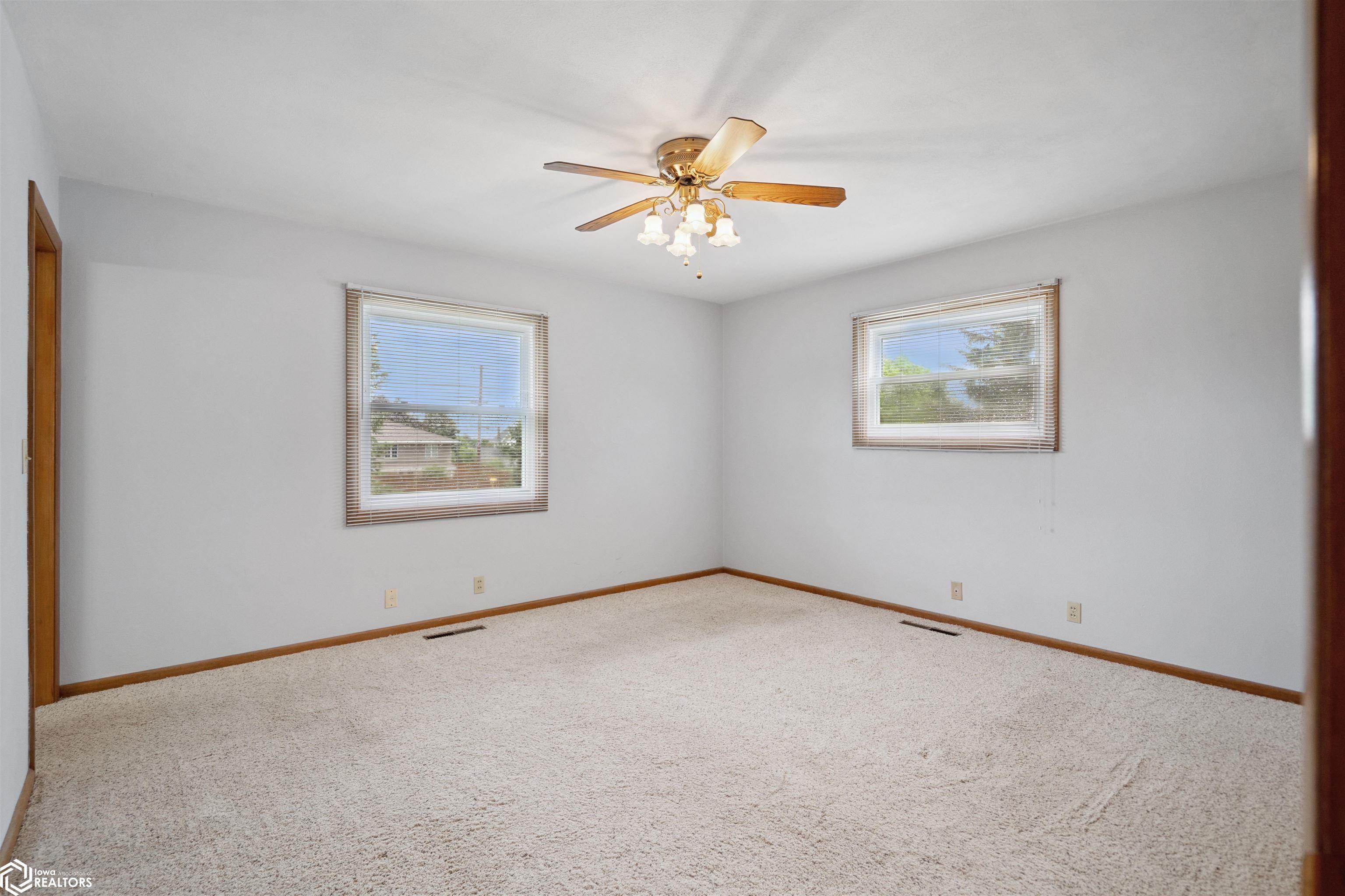 7 Edgeland Drive, Marshalltown, Iowa image 13