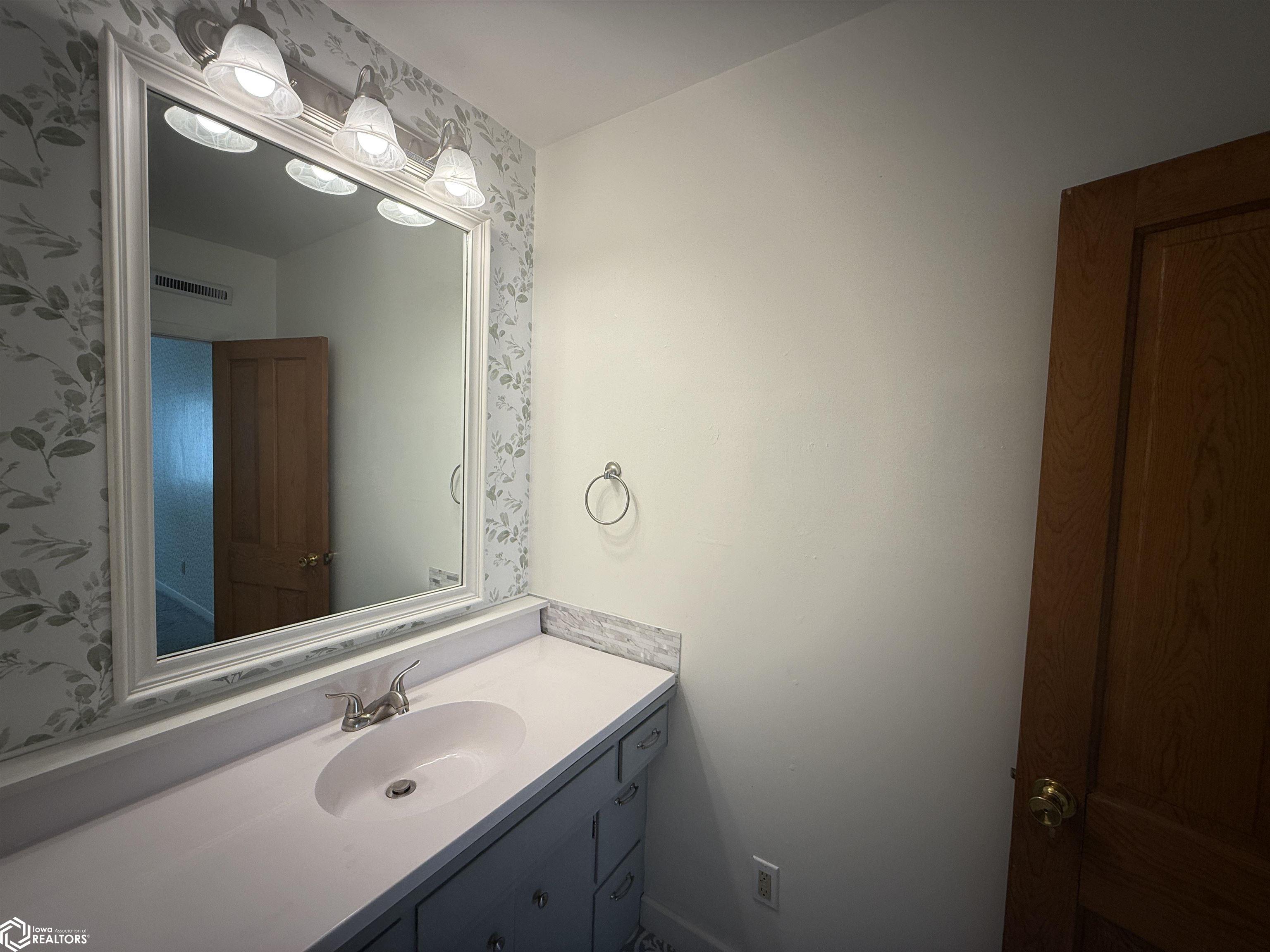 101 Ash Avenue, Swea City, Iowa image 35