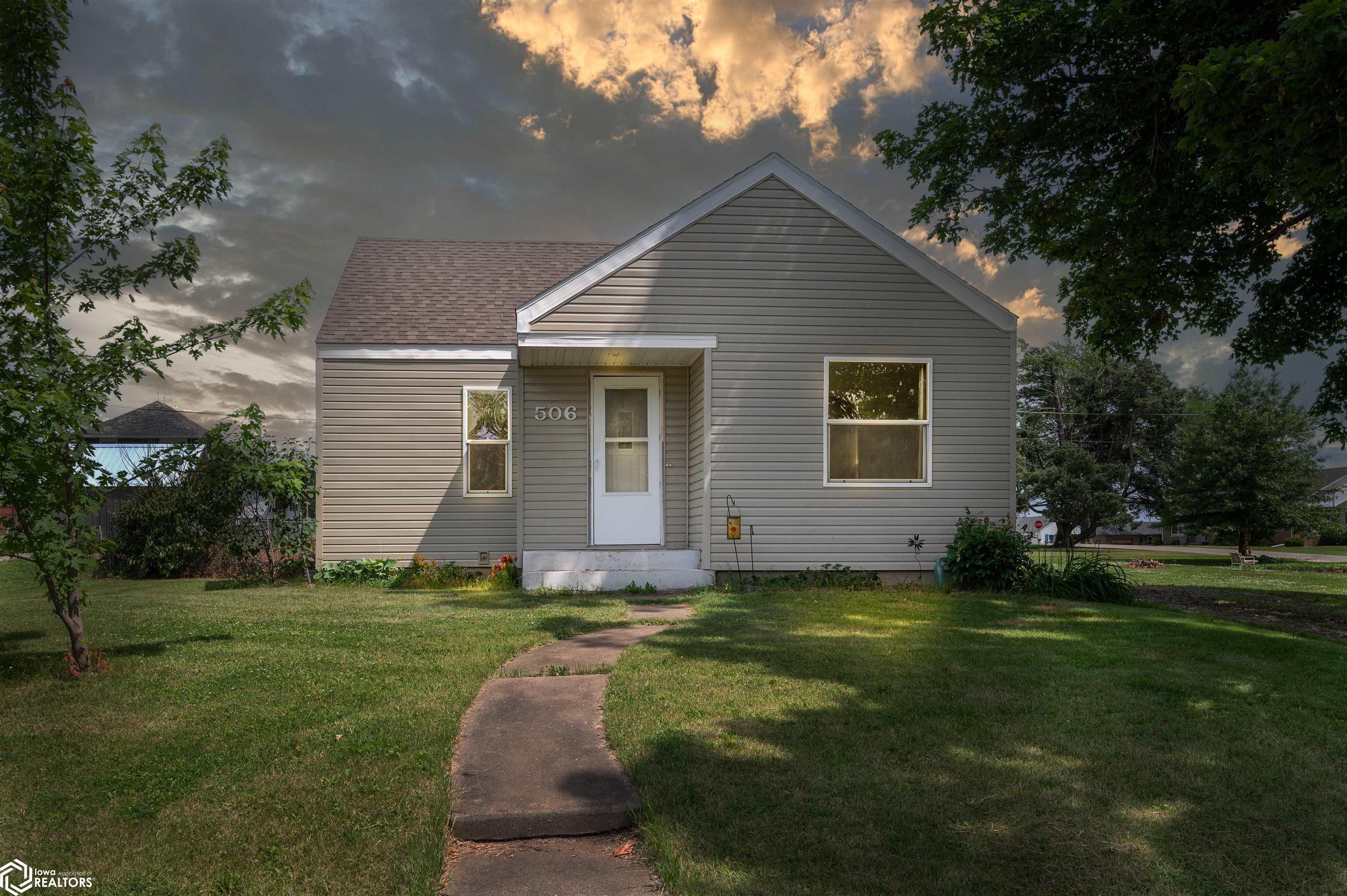 506 E 3rd Street, Newhall, Iowa image 1