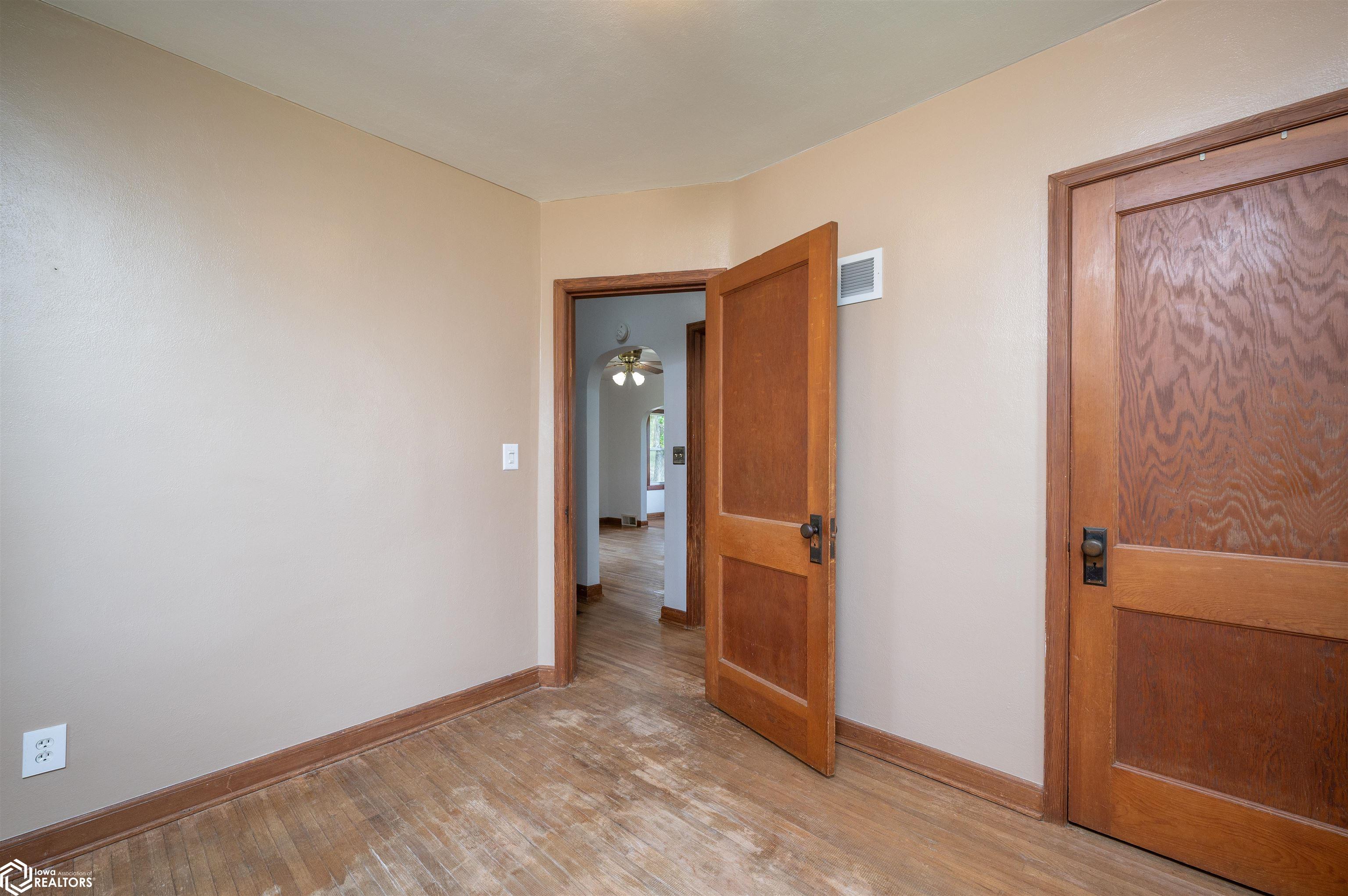 506 E 3rd Street, Newhall, Iowa image 10