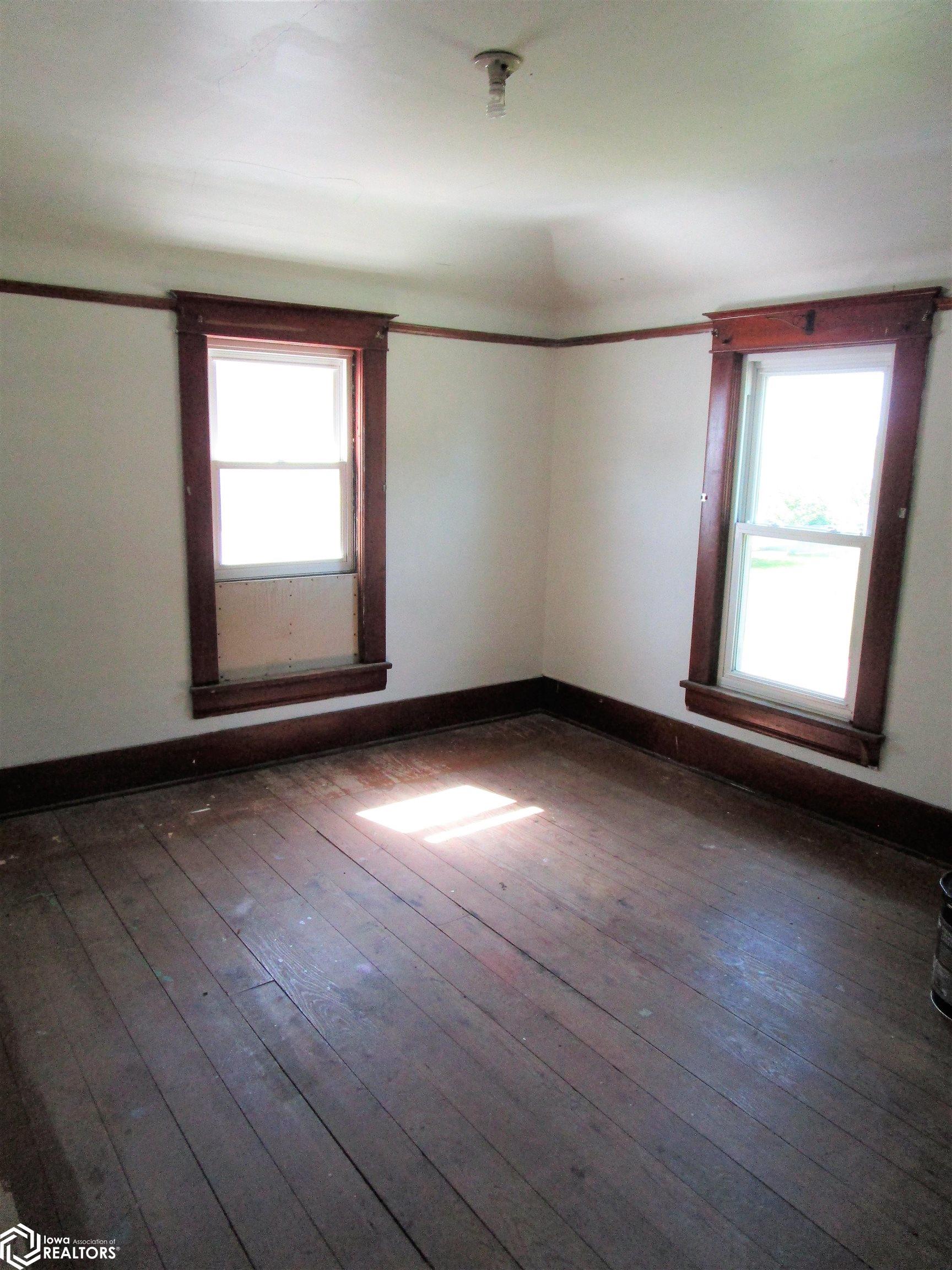 307 2nd Street, Bradford, Iowa image 31