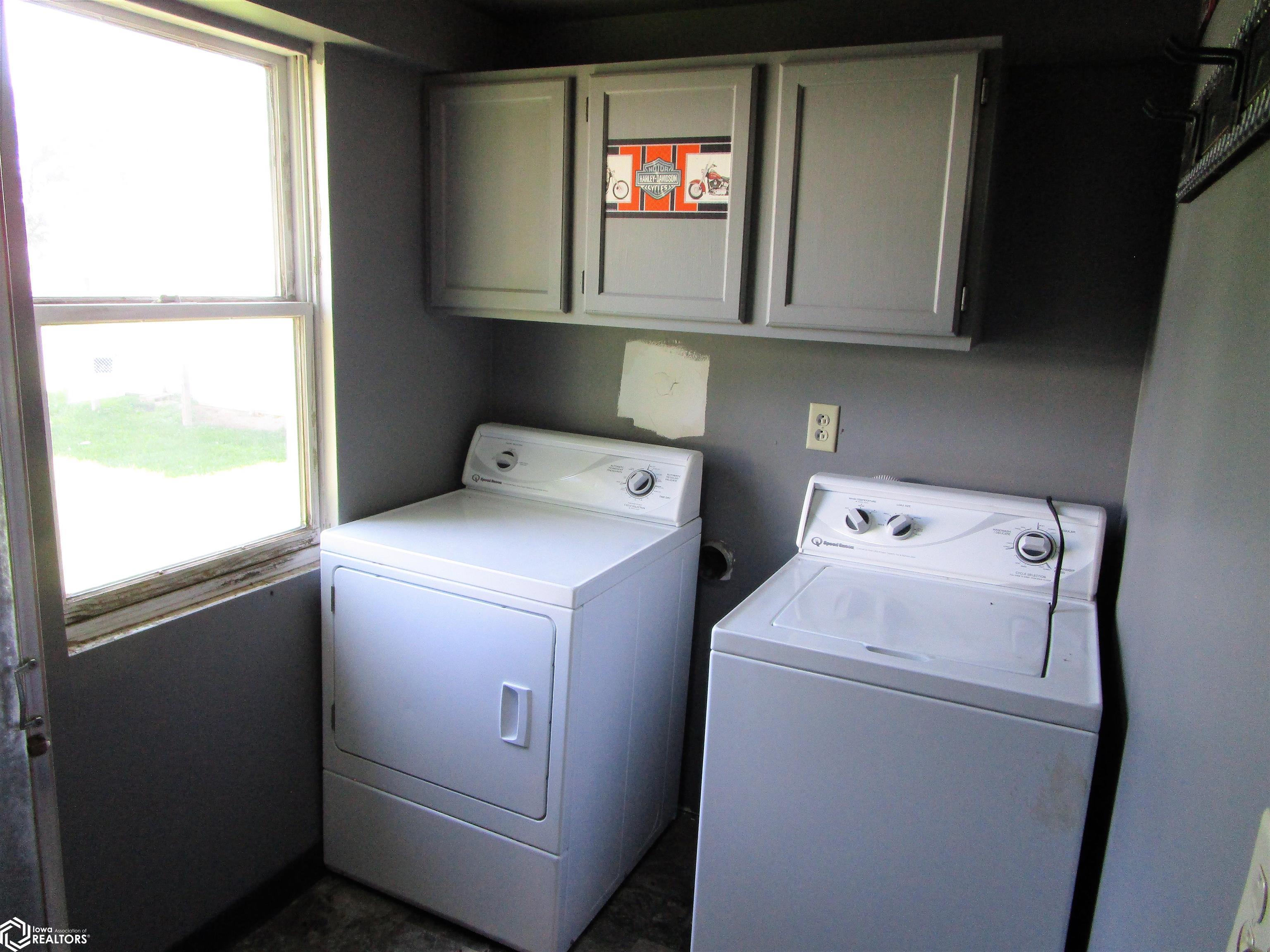 307 2nd Street, Bradford, Iowa image 8