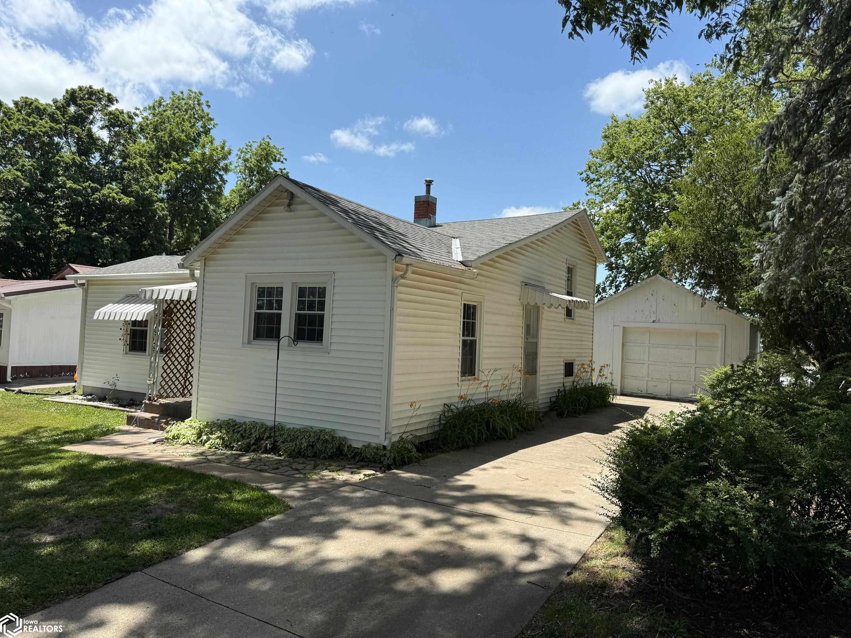 404 Edwards Street, Emerson, Iowa image 3