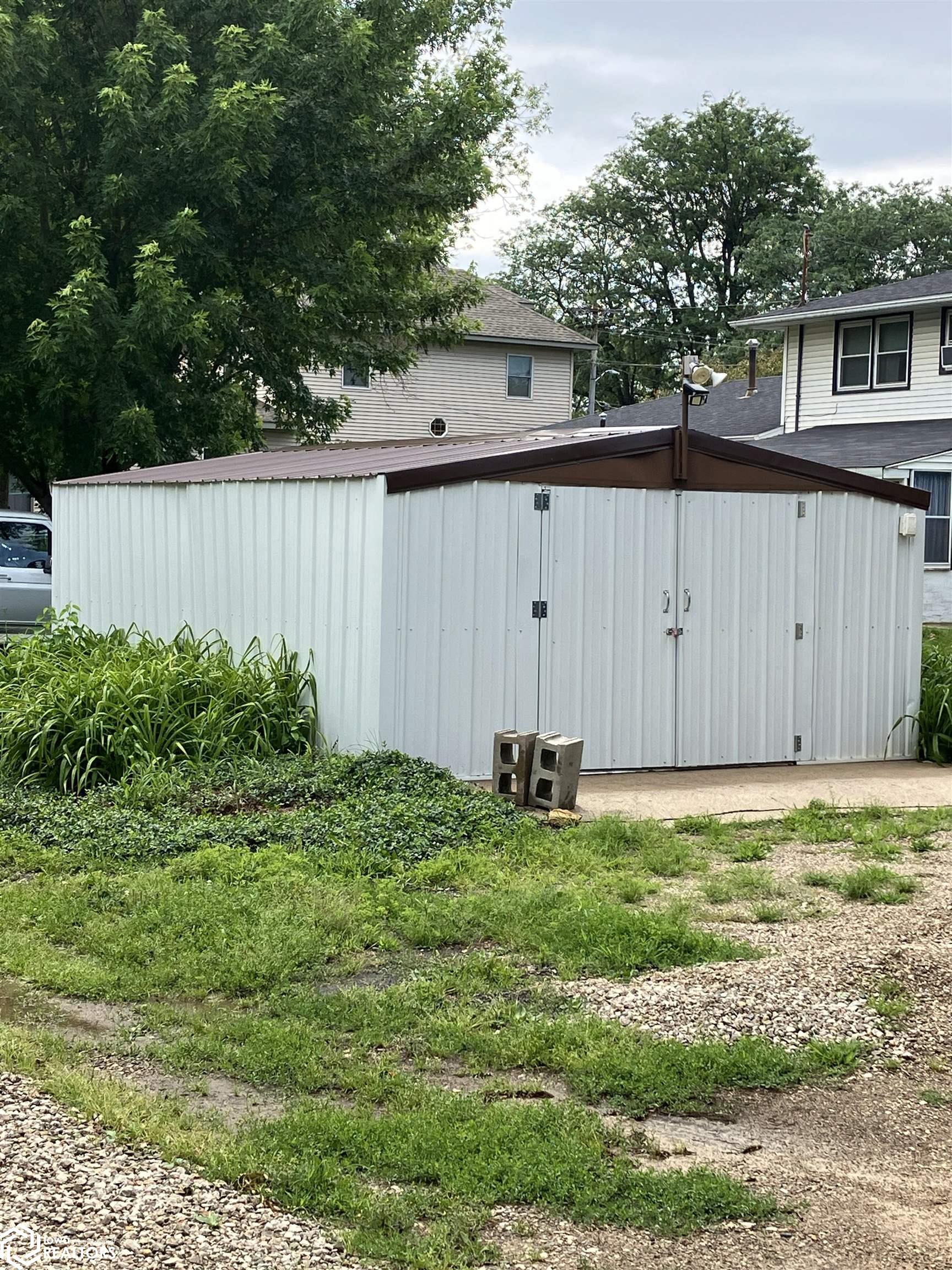 601 Gilman Street, Sheffield, Iowa image 18