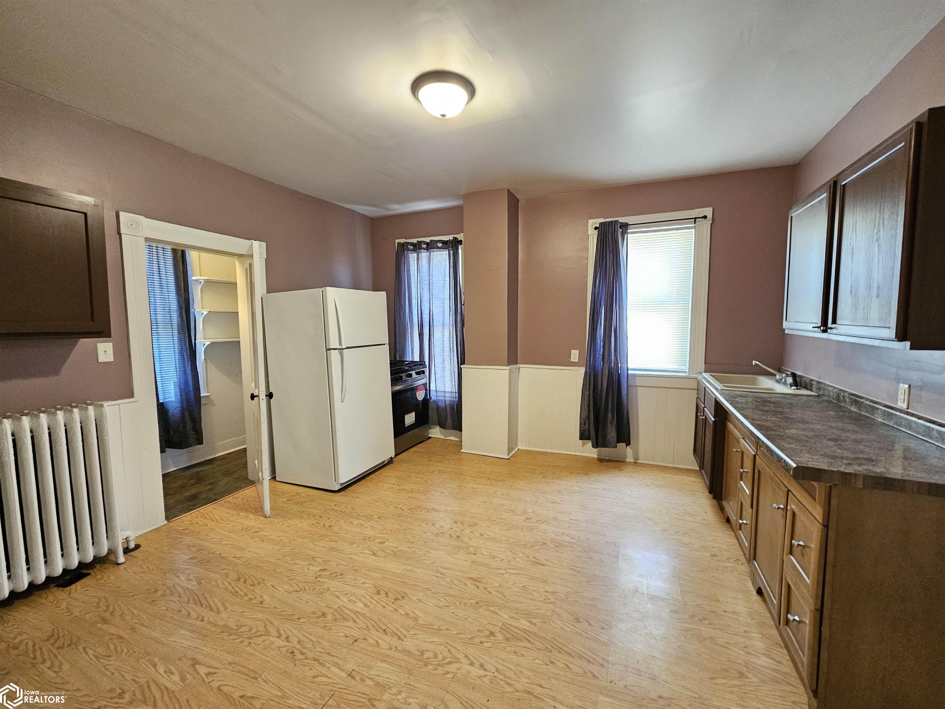 312 S 10th Street, Burlington, Iowa image 2
