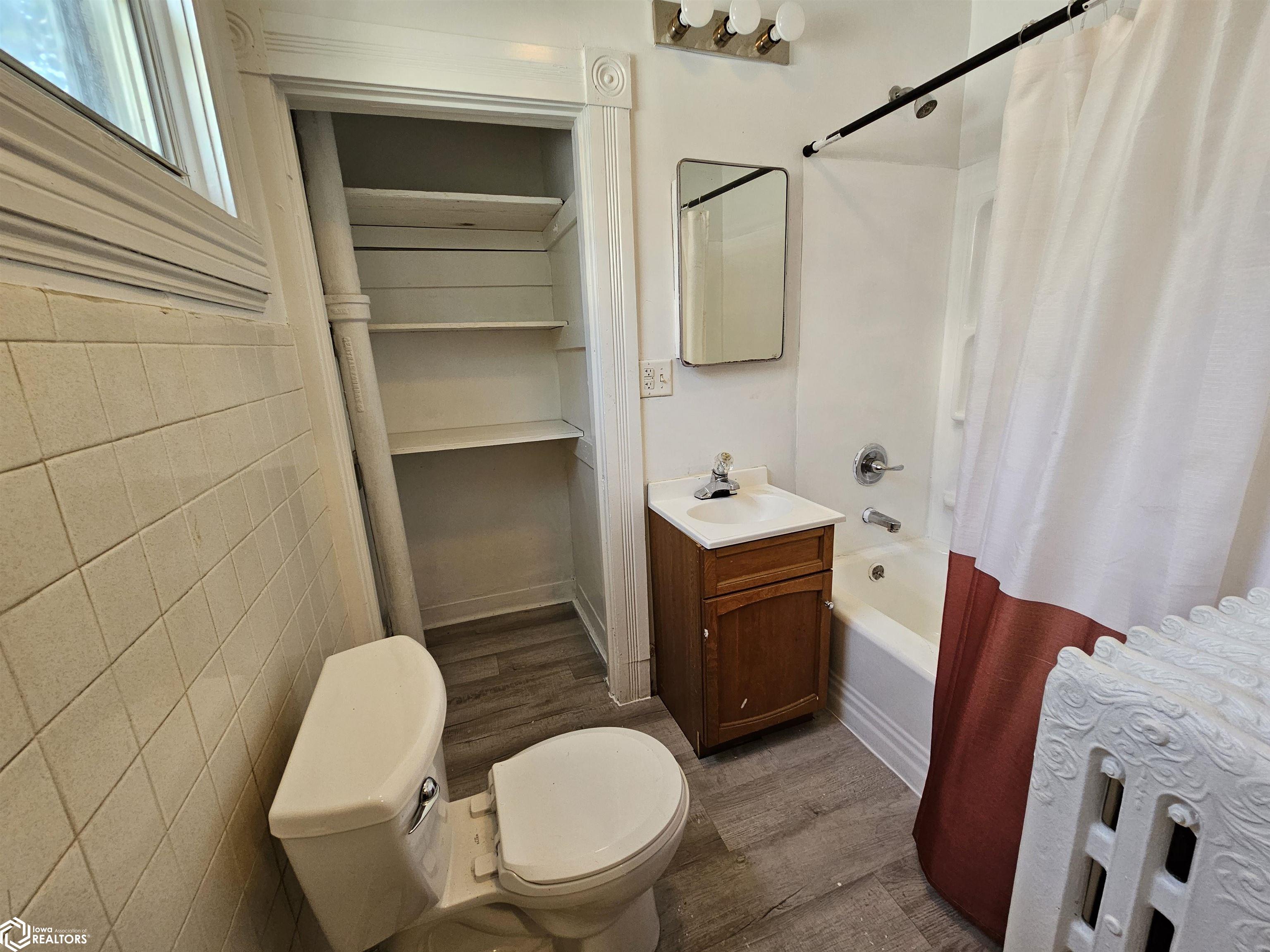 312 S 10th Street, Burlington, Iowa image 6