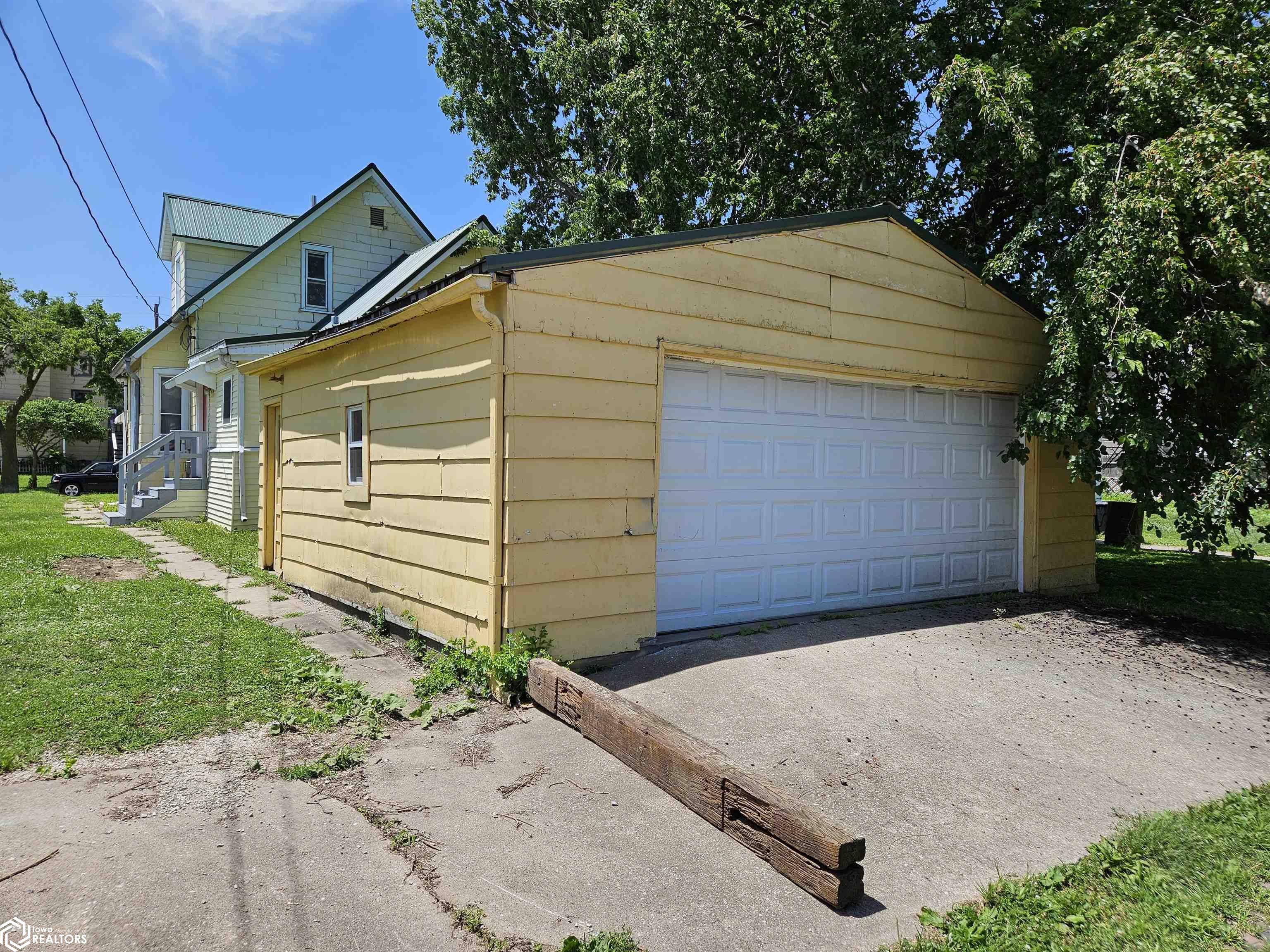 312 S 10th Street, Burlington, Iowa image 10