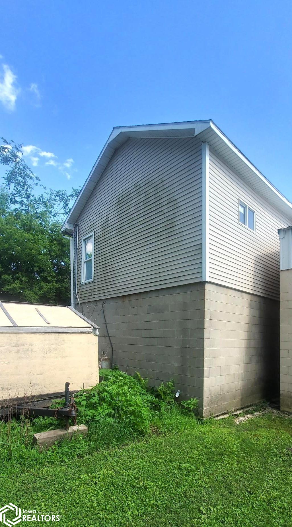 305 3rd Street, Grafton, Iowa image 2