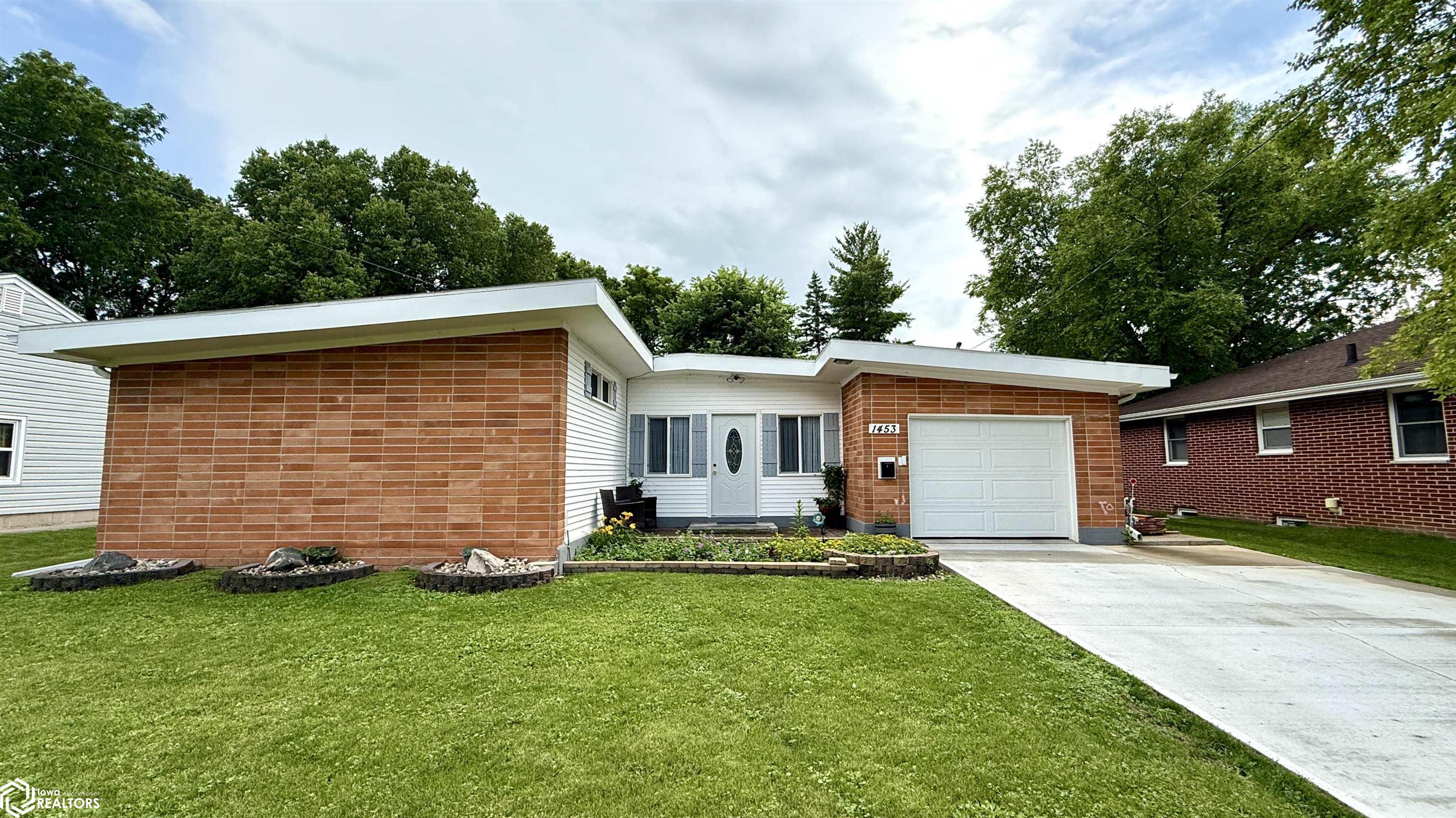 1453 3rd Street, Mason City, Iowa image 2