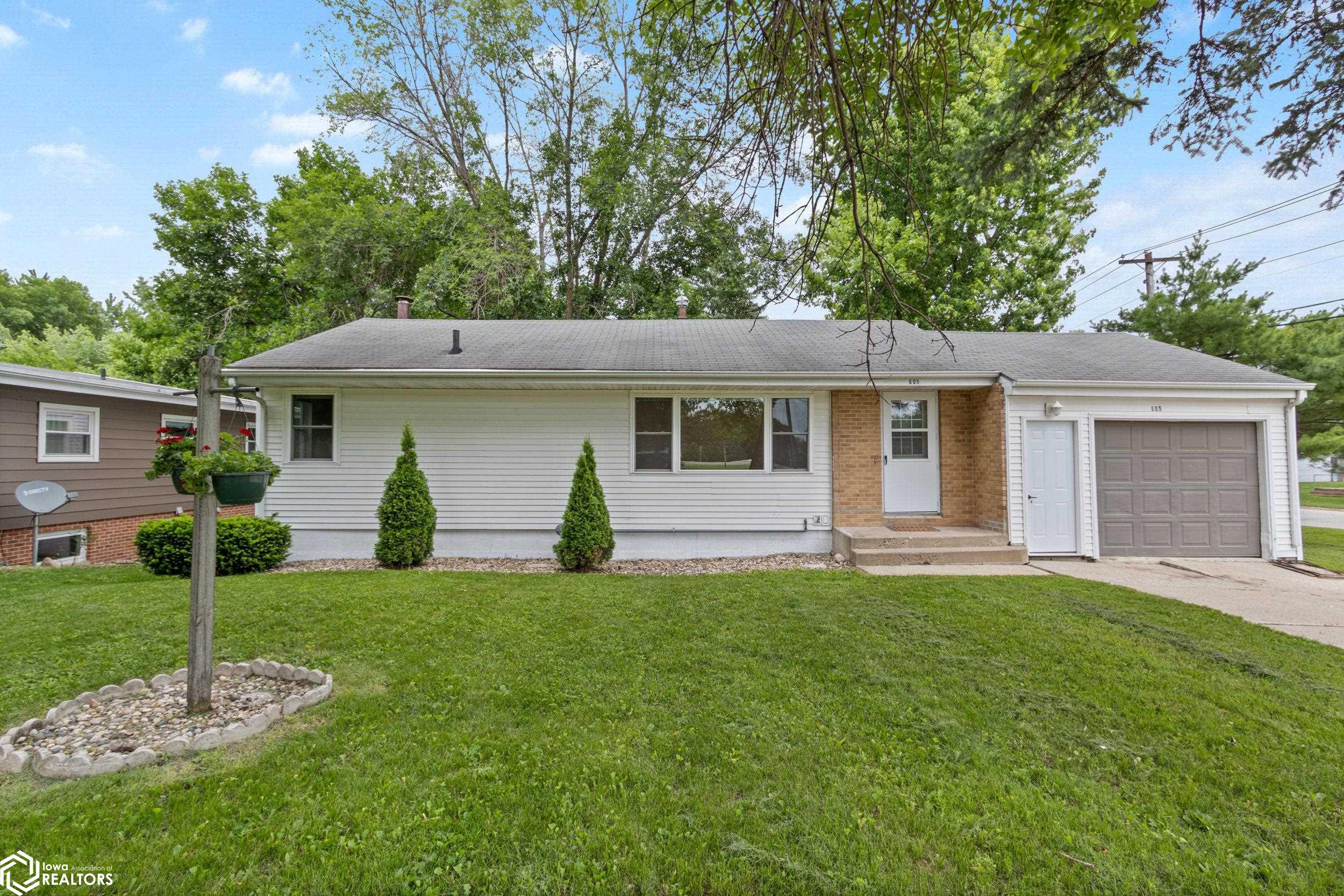 605 N Best St, Forest City, Iowa image 1