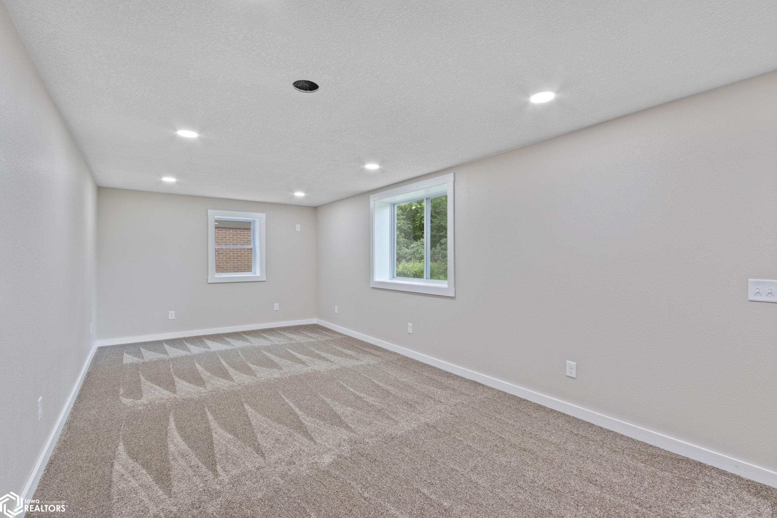 605 N Best St, Forest City, Iowa image 11
