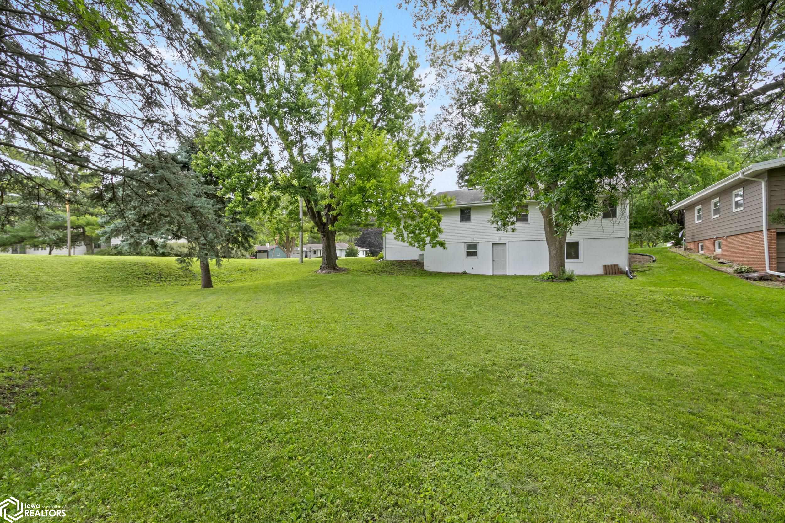 605 N Best St, Forest City, Iowa image 13