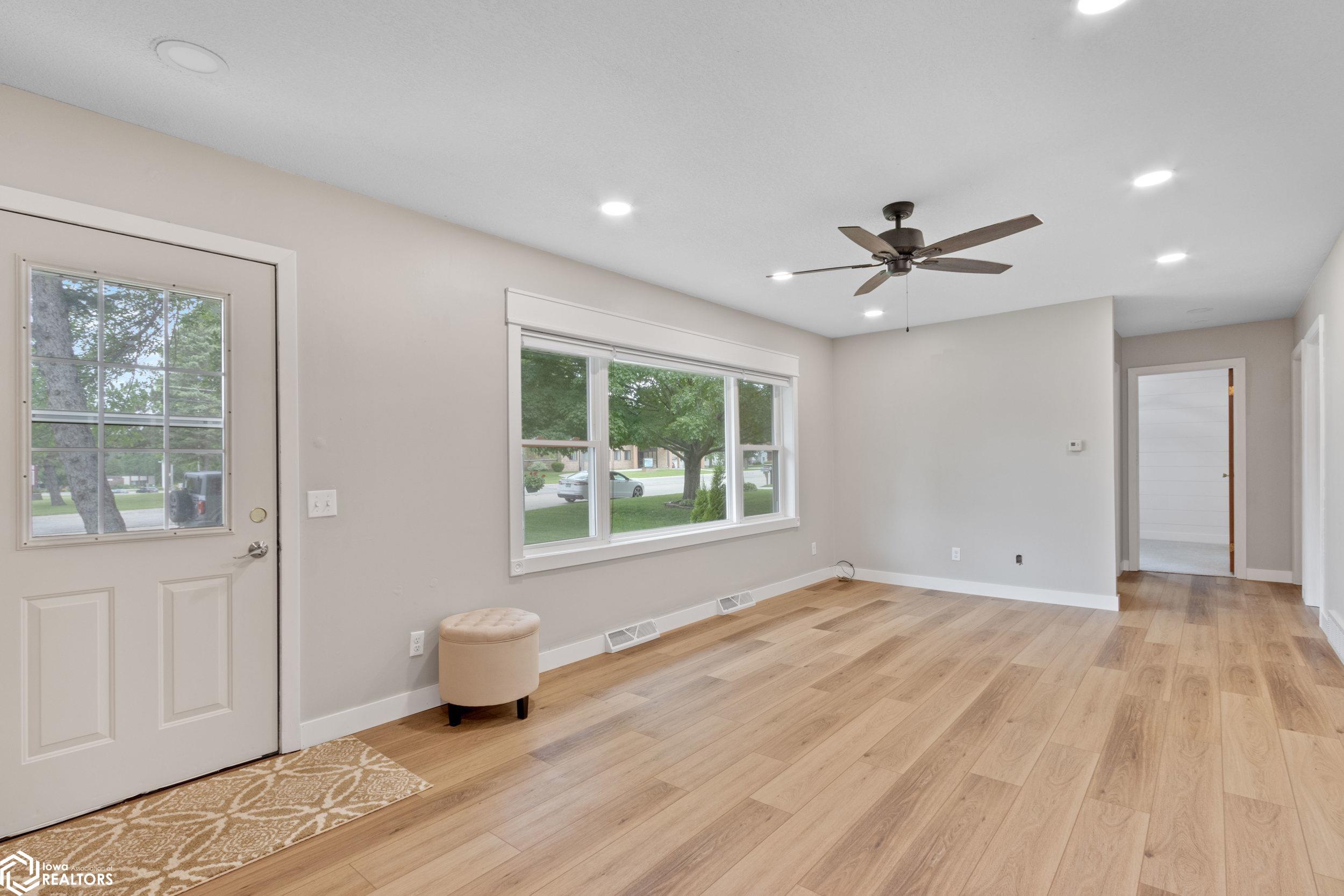 605 N Best St, Forest City, Iowa image 3