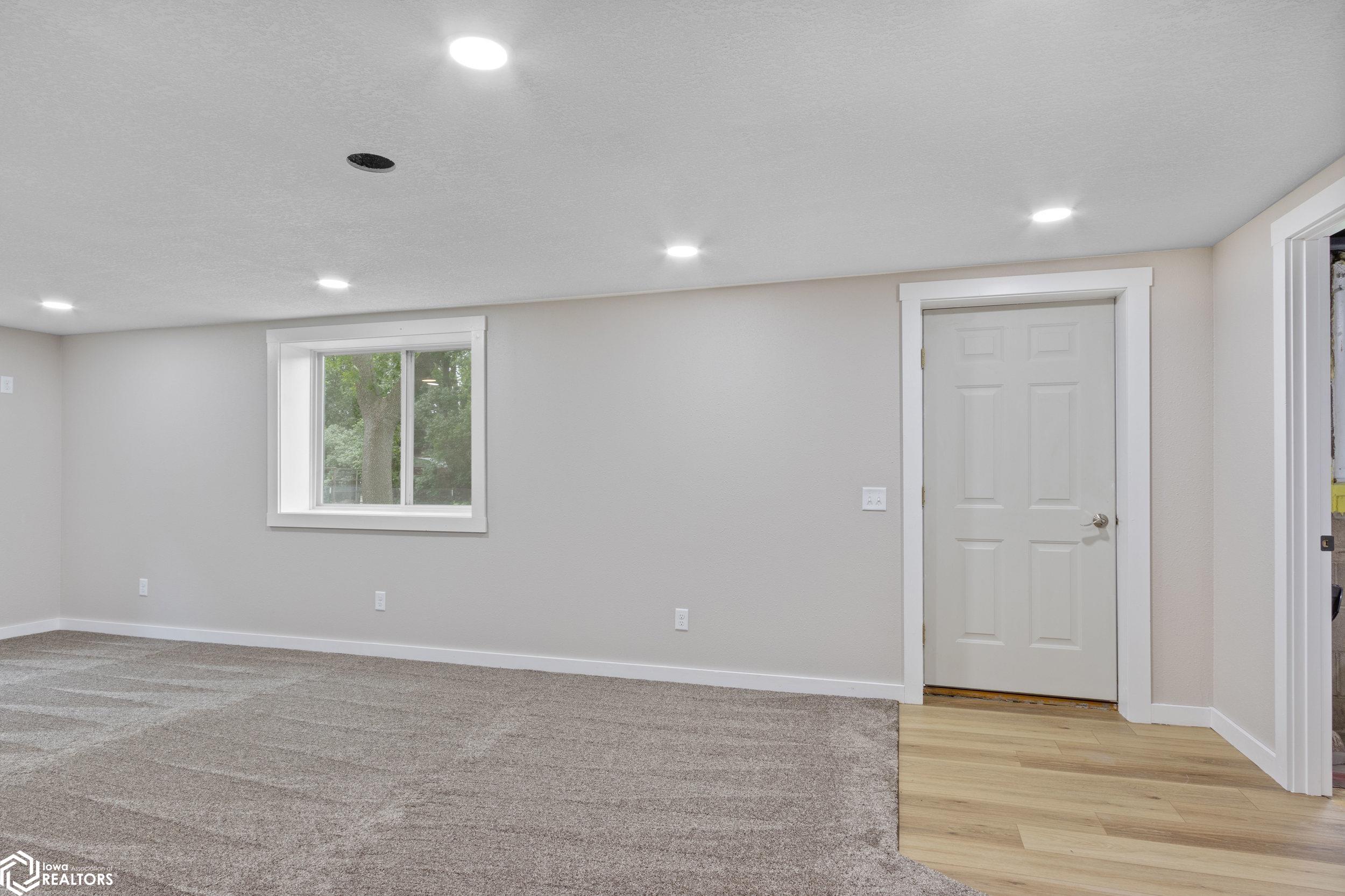 605 N Best St, Forest City, Iowa image 10
