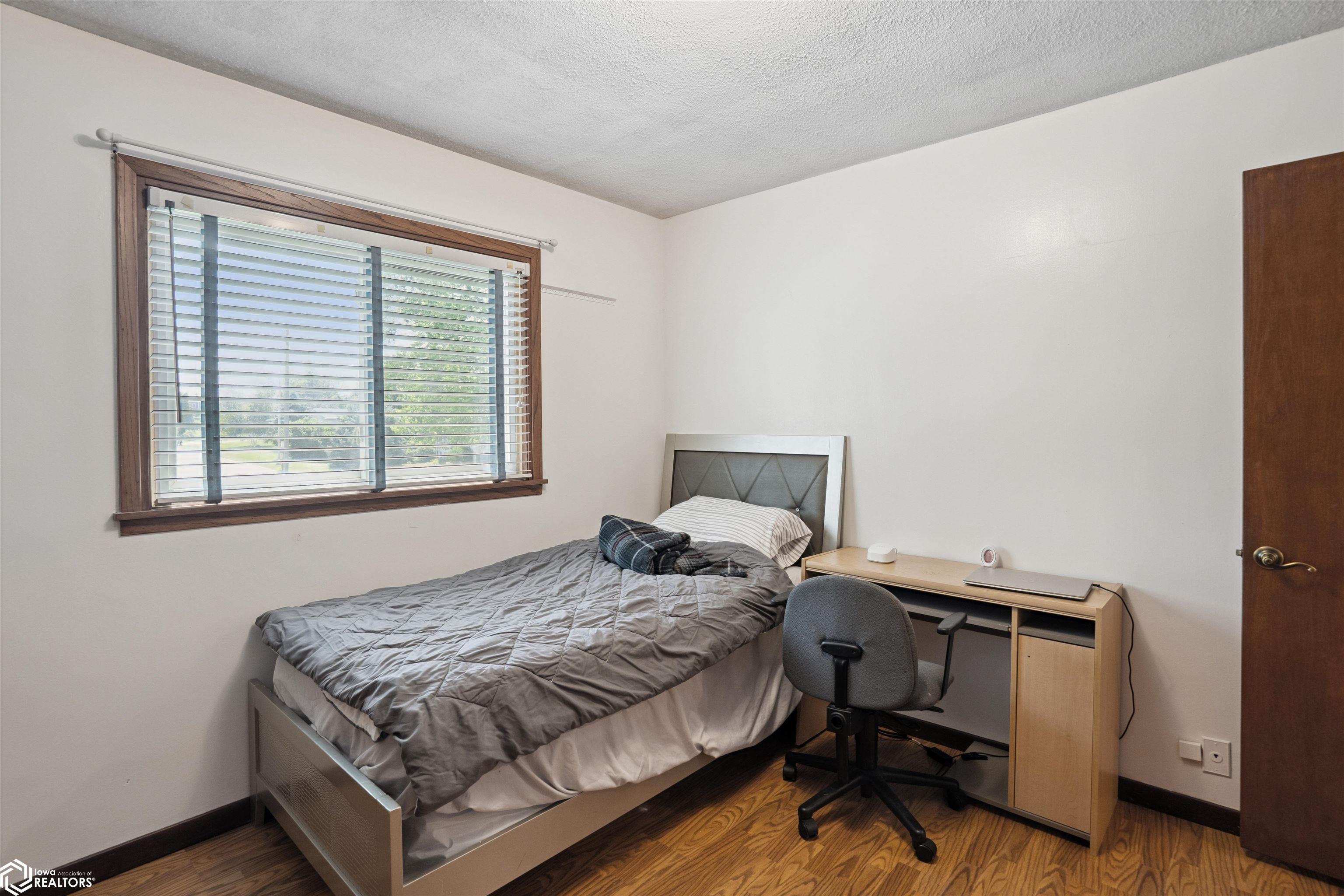 2505 Reyclif Drive, Marshalltown, Iowa image 16