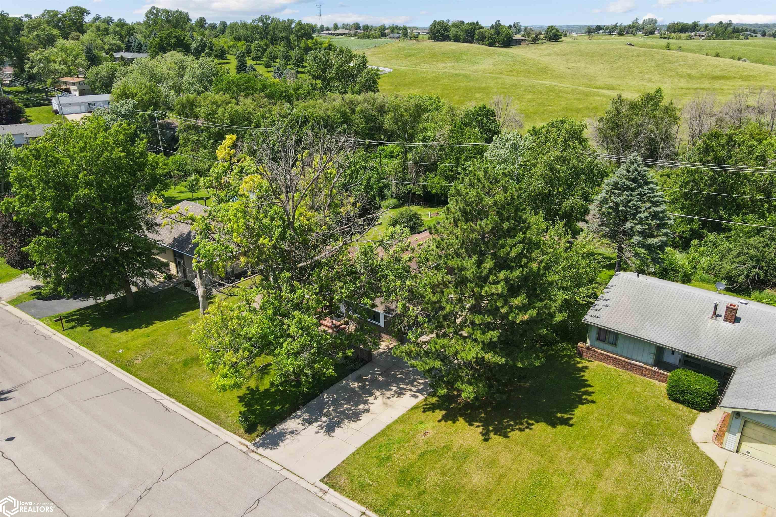 2505 Reyclif Drive, Marshalltown, Iowa image 38