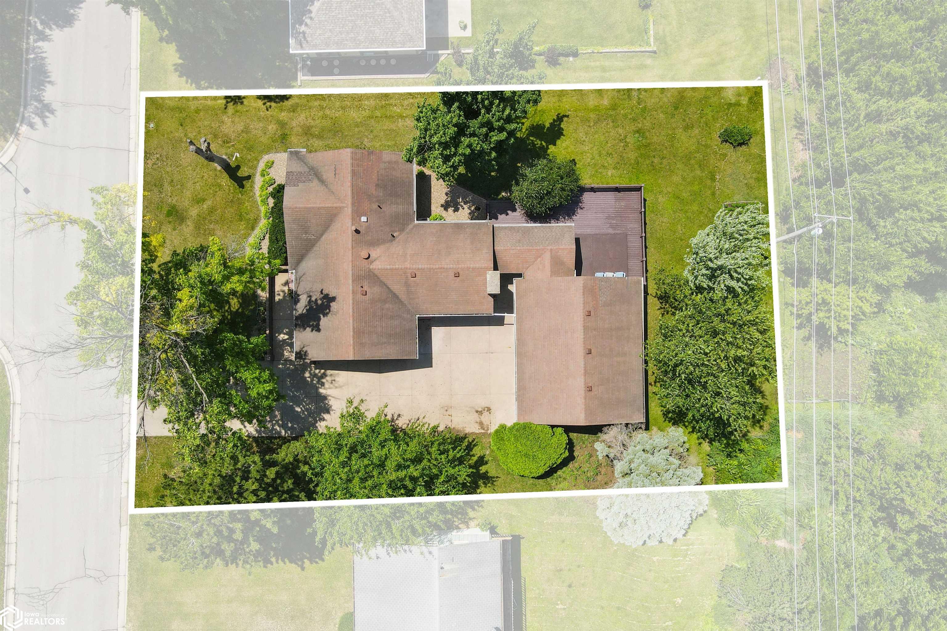 2505 Reyclif Drive, Marshalltown, Iowa image 40