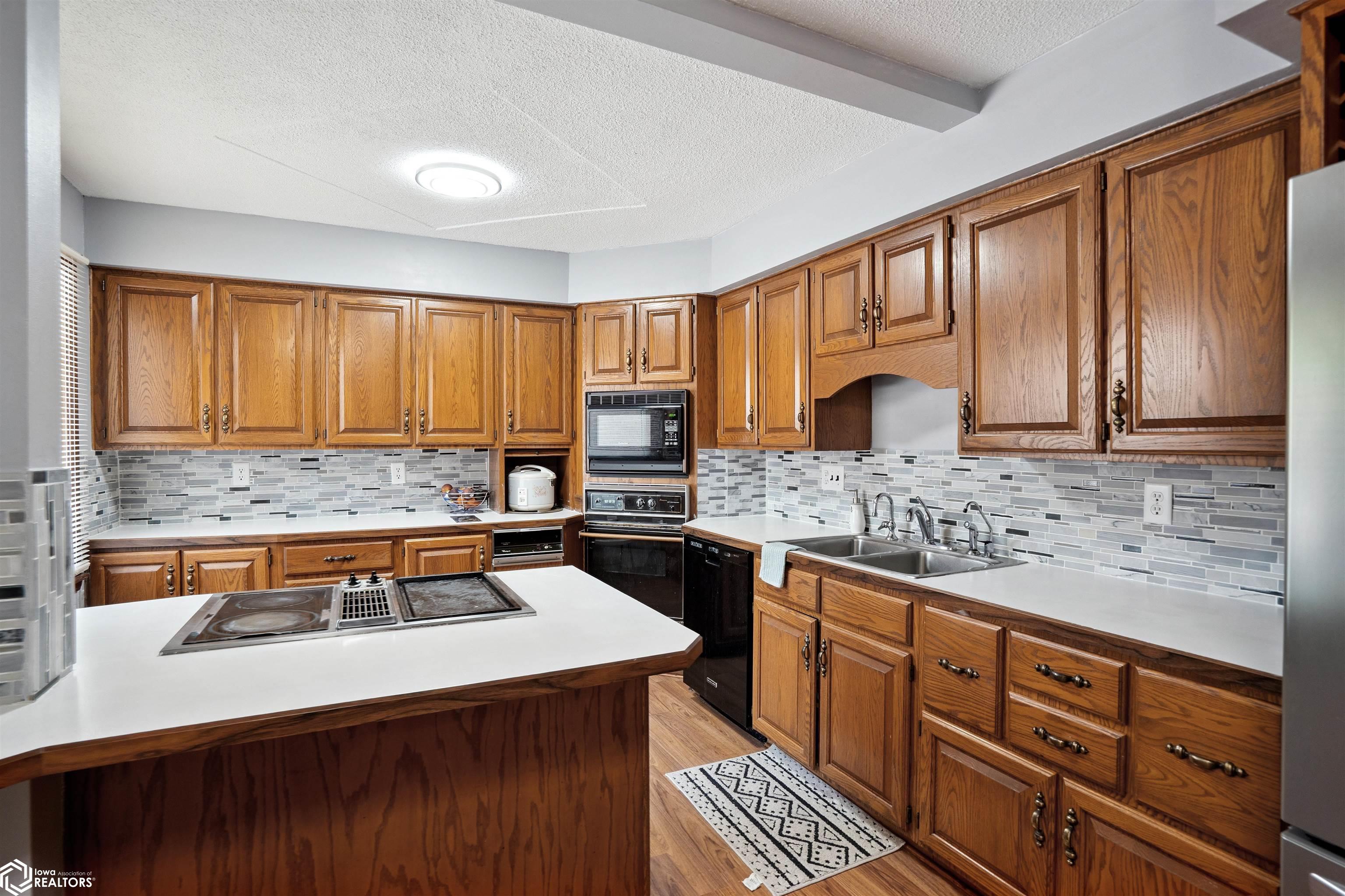 2505 Reyclif Drive, Marshalltown, Iowa image 8