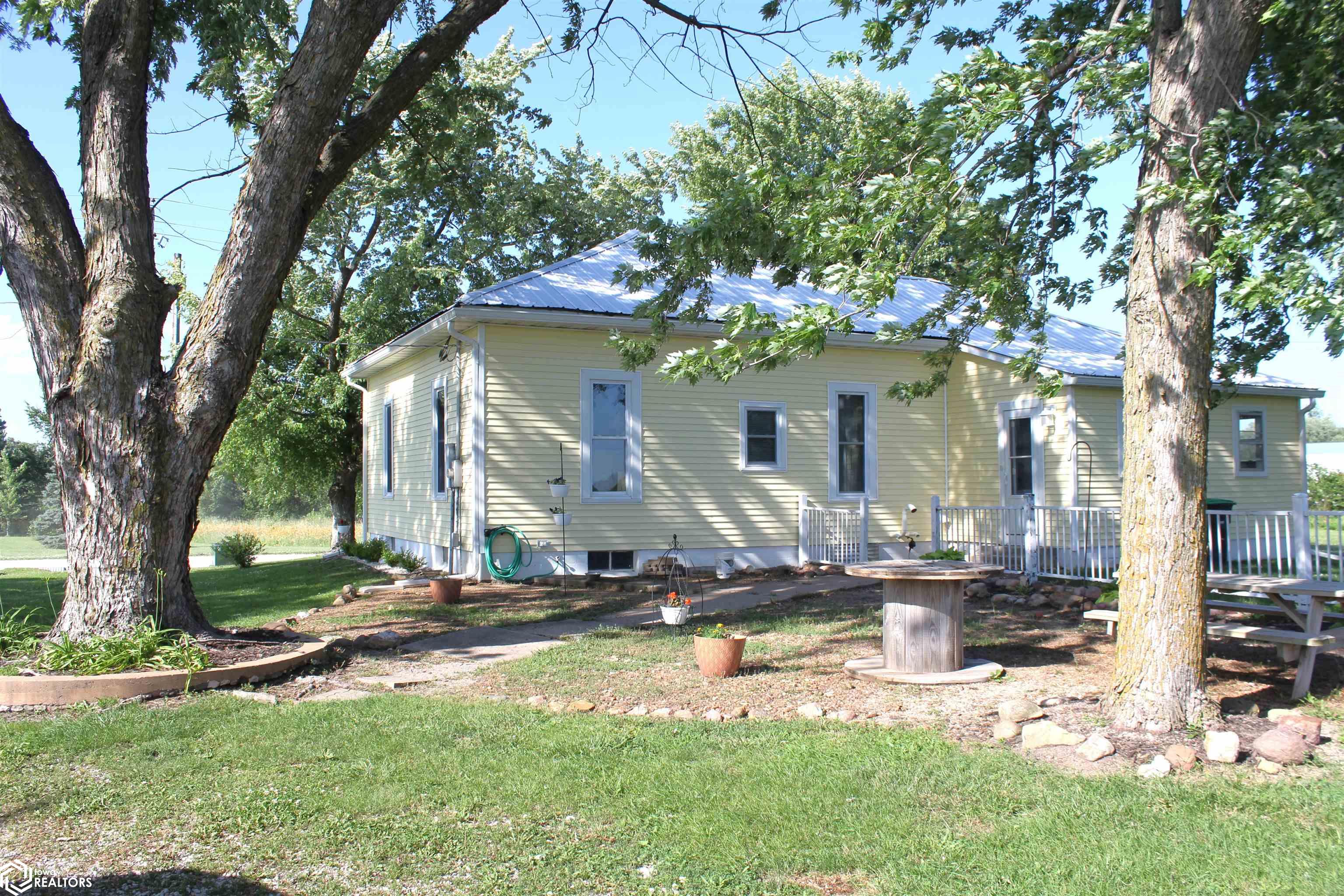 702 W Old Main Street, Milton, Iowa image 21