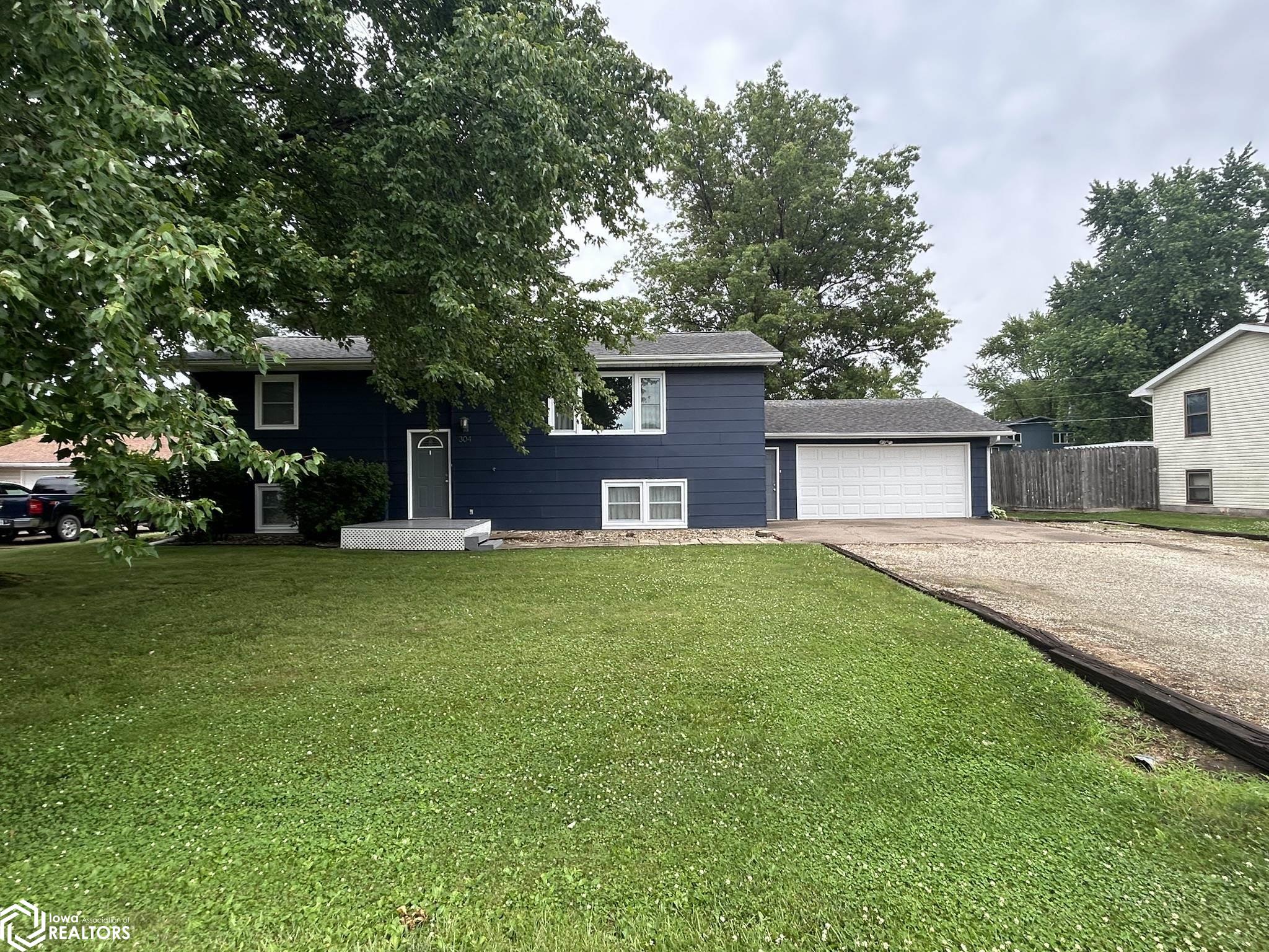 304 Roy El Court, Wapello, Iowa image 2