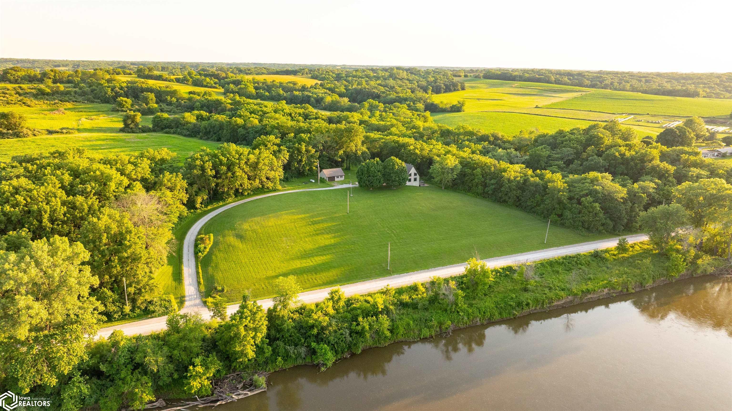 14277 Eagle Drive, Douds, Iowa image 1